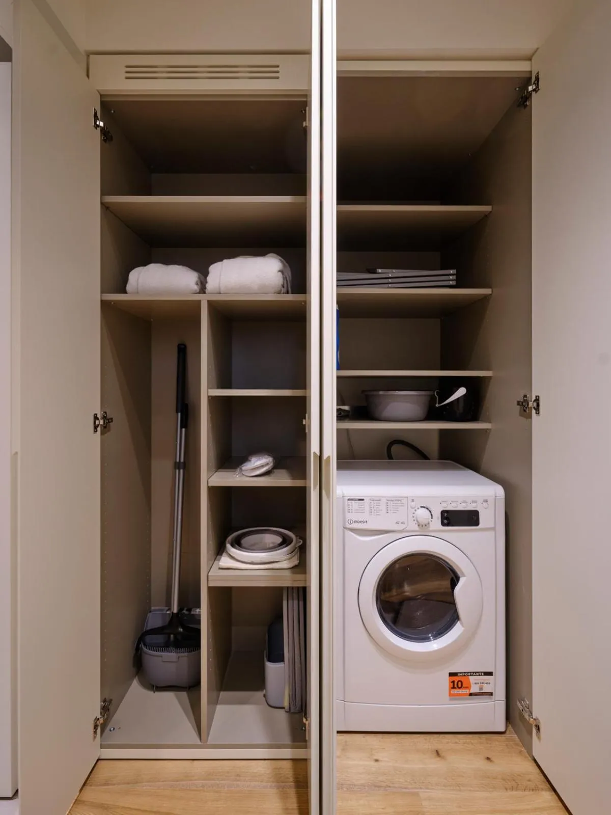 laundry in Palazzo Del Carretto-Art Apartments and Guesthouse