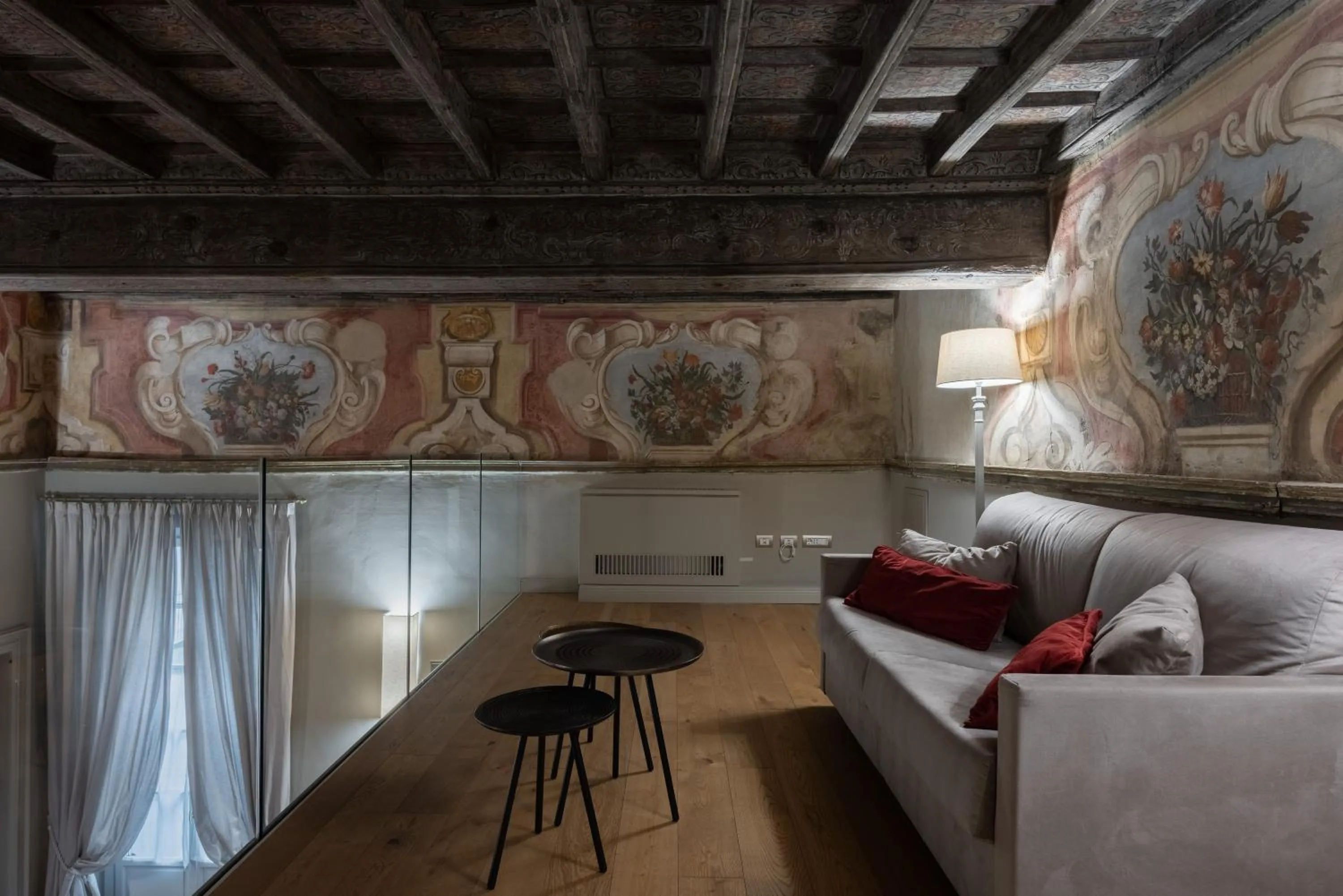 Seating area in Palazzo Del Carretto-Art Apartments and Guesthouse