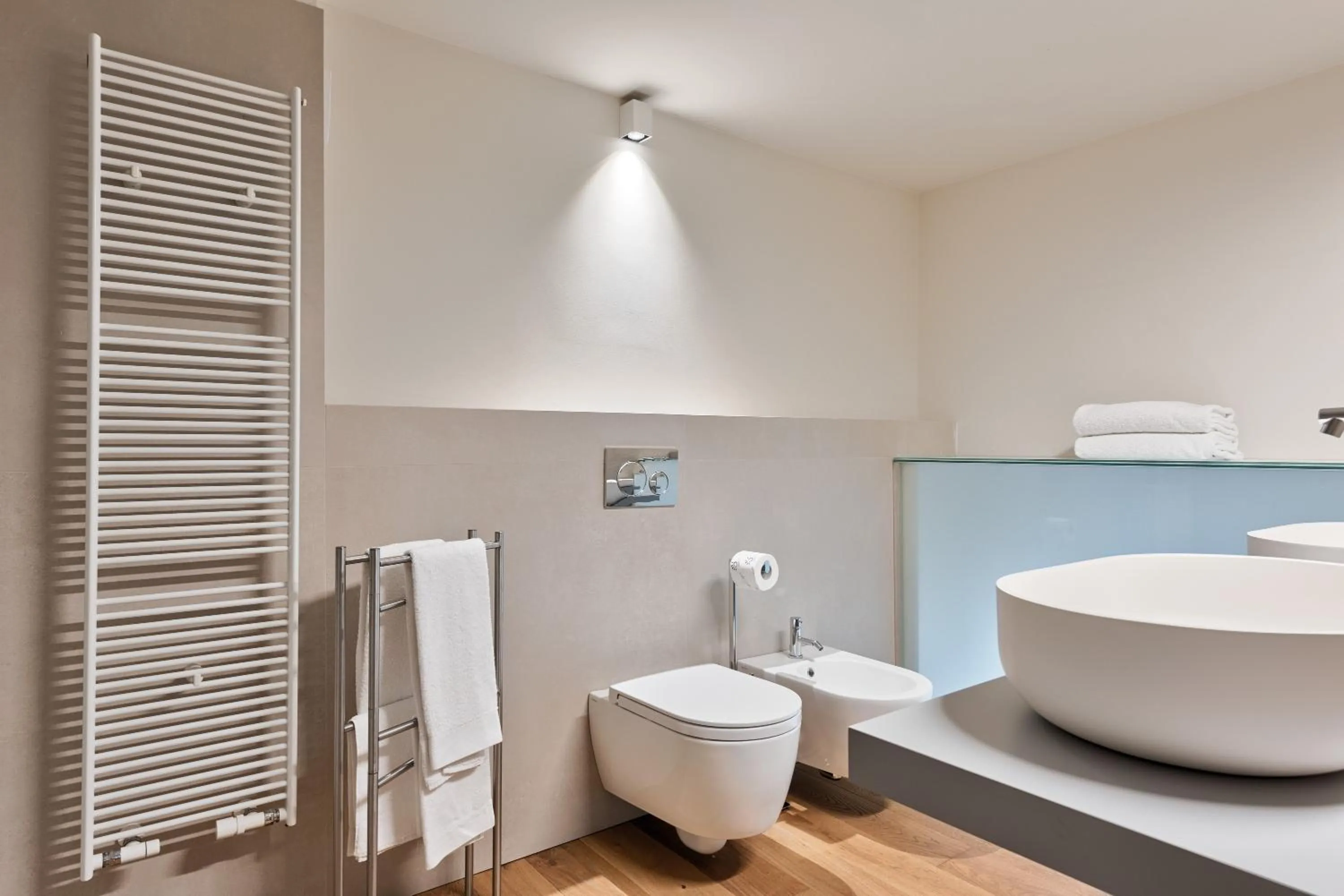 Bathroom in Palazzo Del Carretto-Art Apartments and Guesthouse