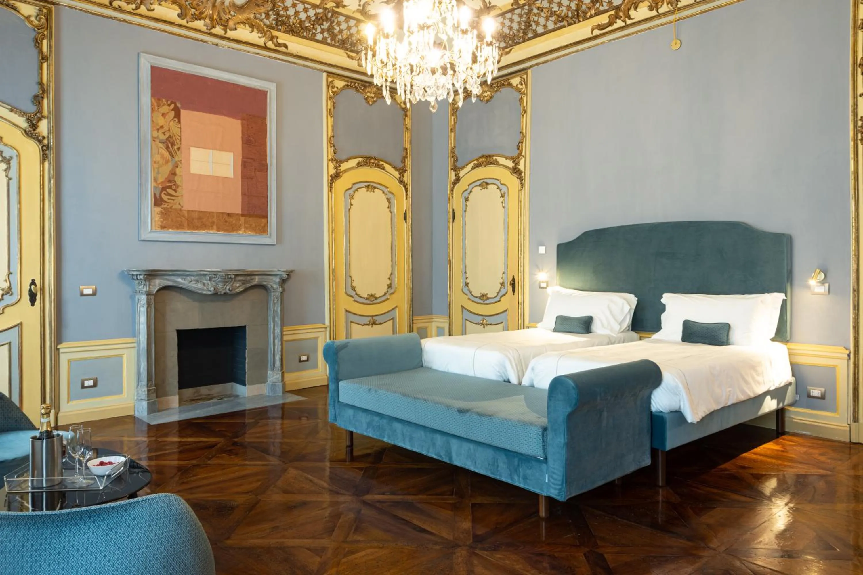 Bed in Palazzo Del Carretto-Art Apartments and Guesthouse