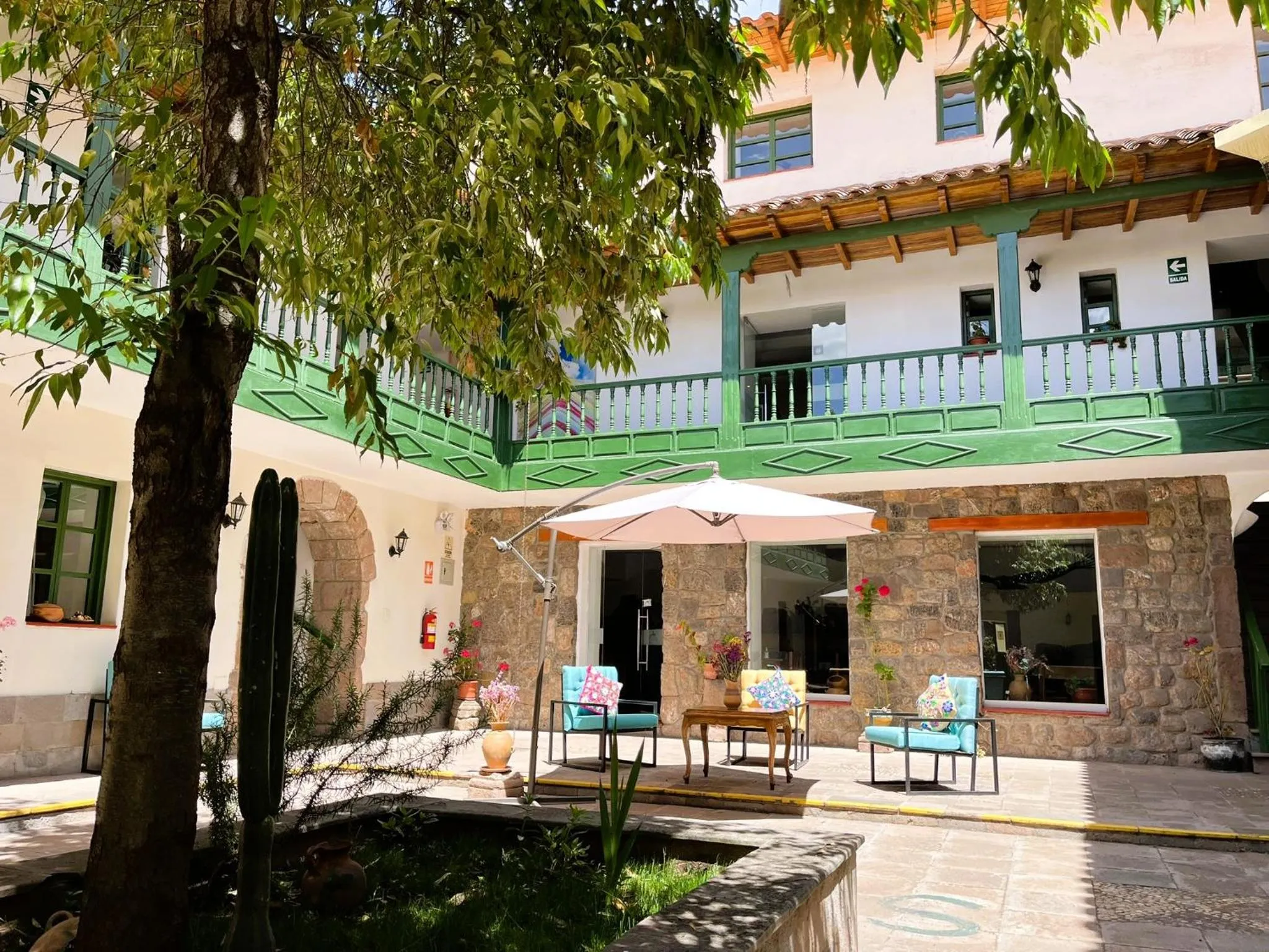 Inner courtyard view in Usgar San Pedro Boutique