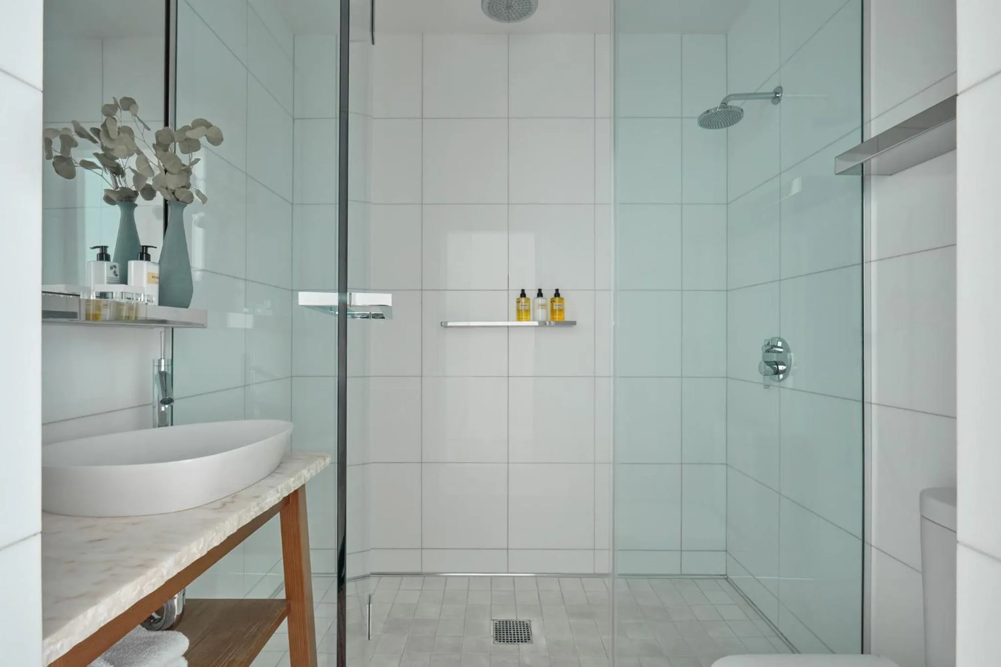 Bathroom in Hotel Park Ave NYC