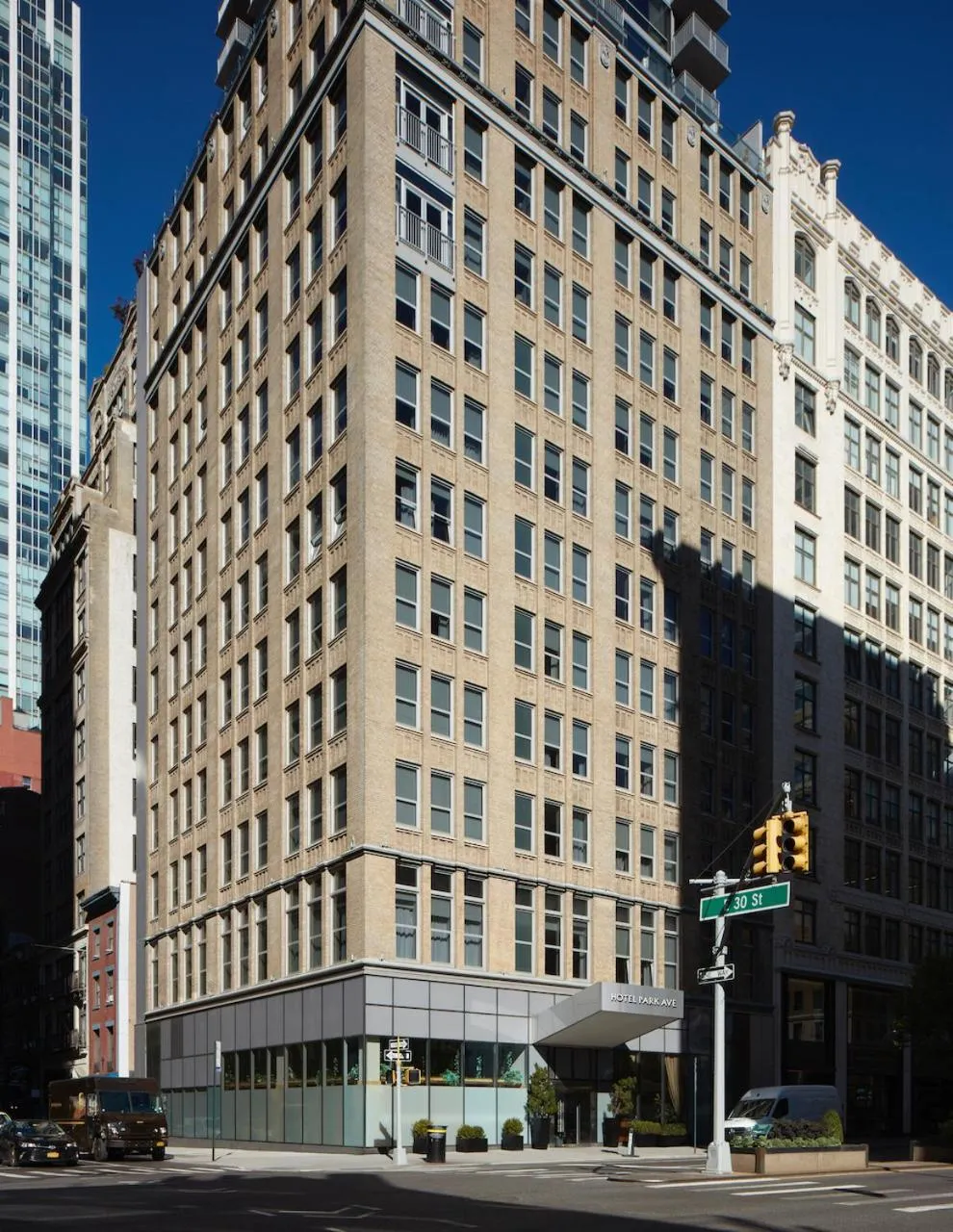 Property building in Hotel Park Ave NYC