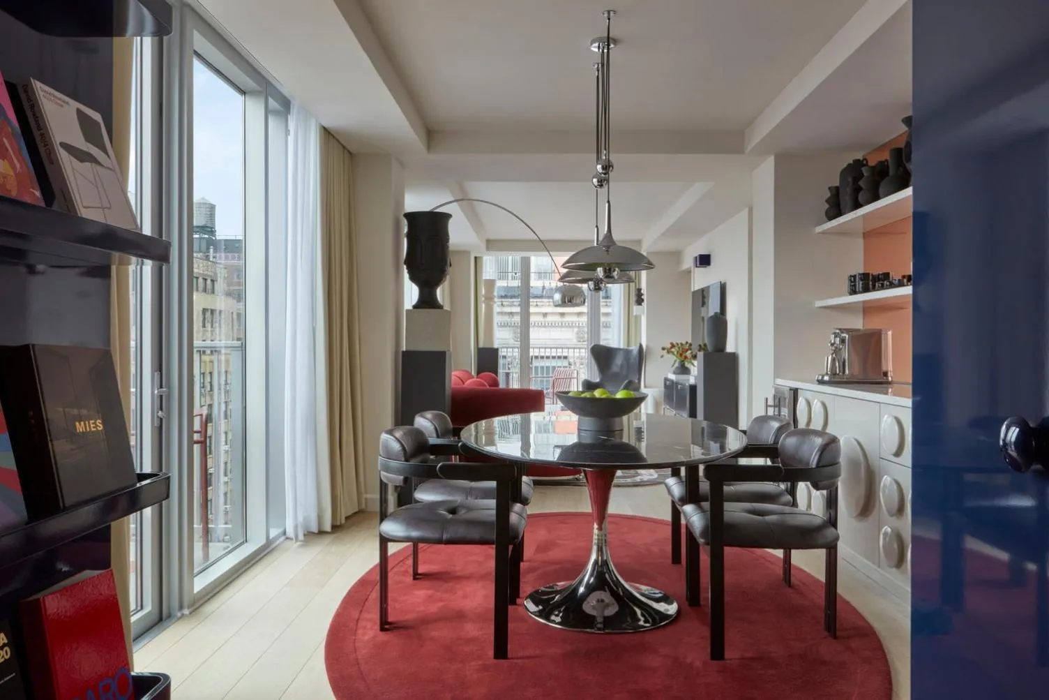 Living room in Hotel Park Ave NYC