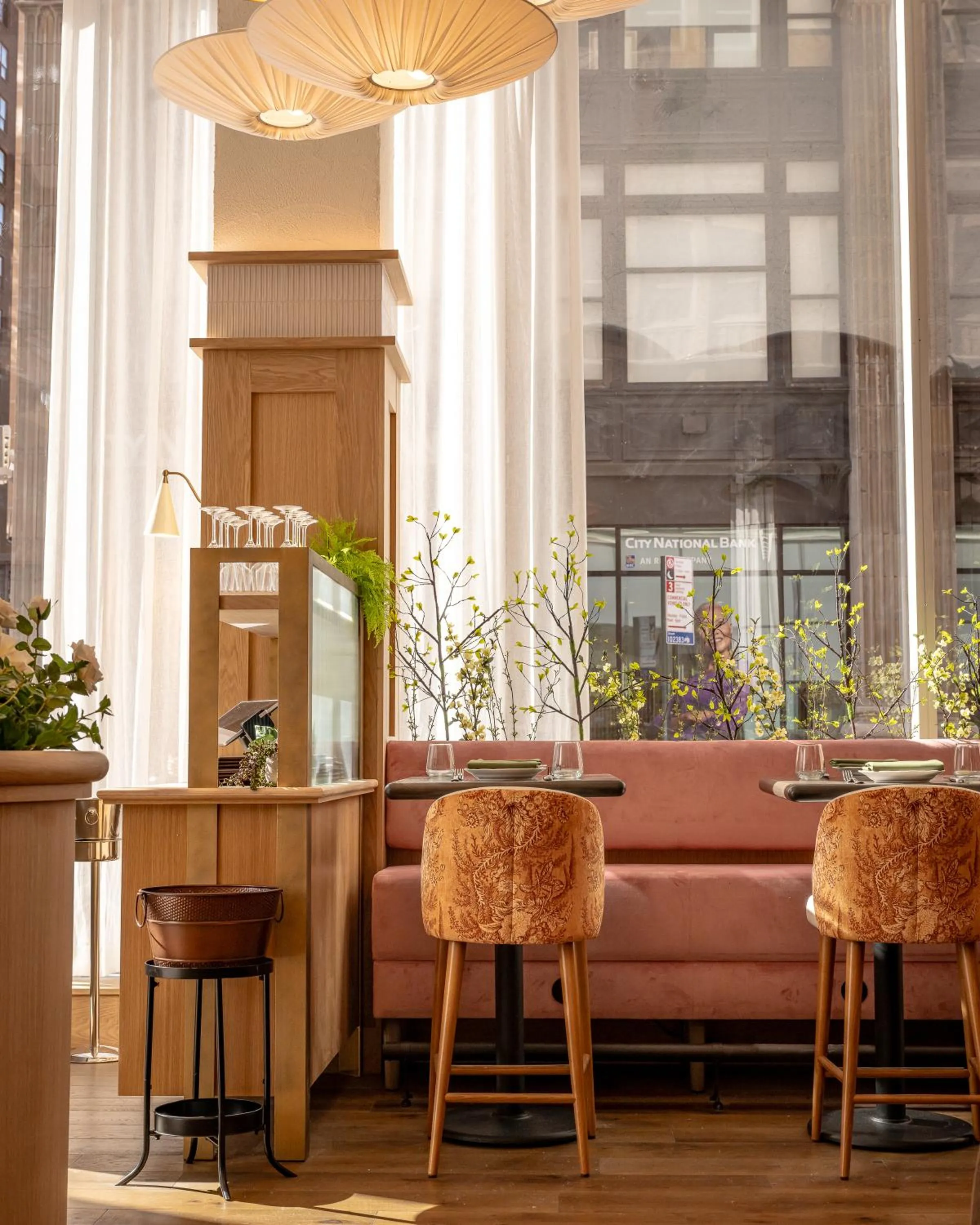 Restaurant/places to eat in Hotel Park Ave NYC