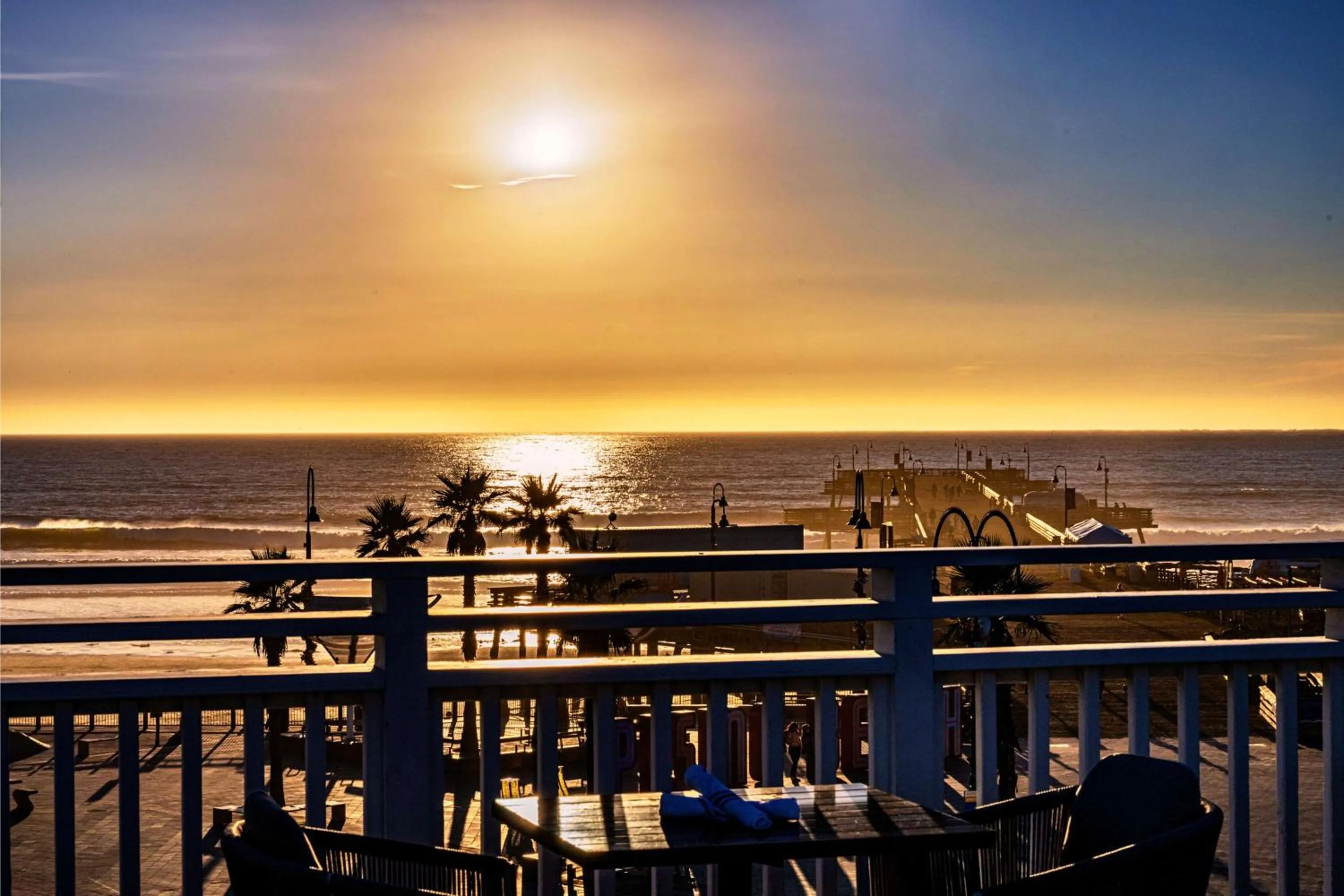 Restaurant/places to eat in Inn at the Pier Pismo Beach, Curio Collection by Hilton