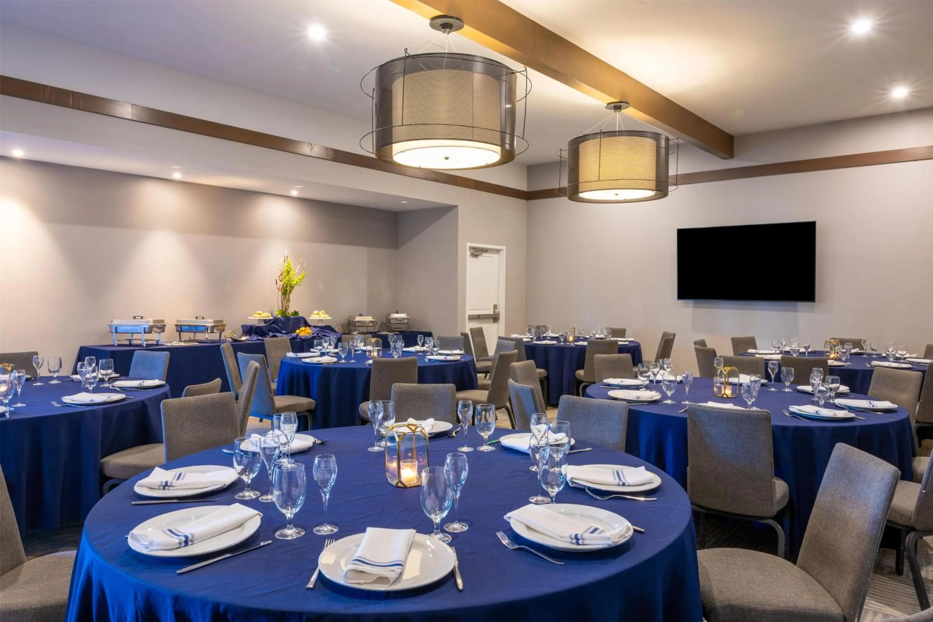 Meeting/conference room in Inn at the Pier Pismo Beach, Curio Collection by Hilton