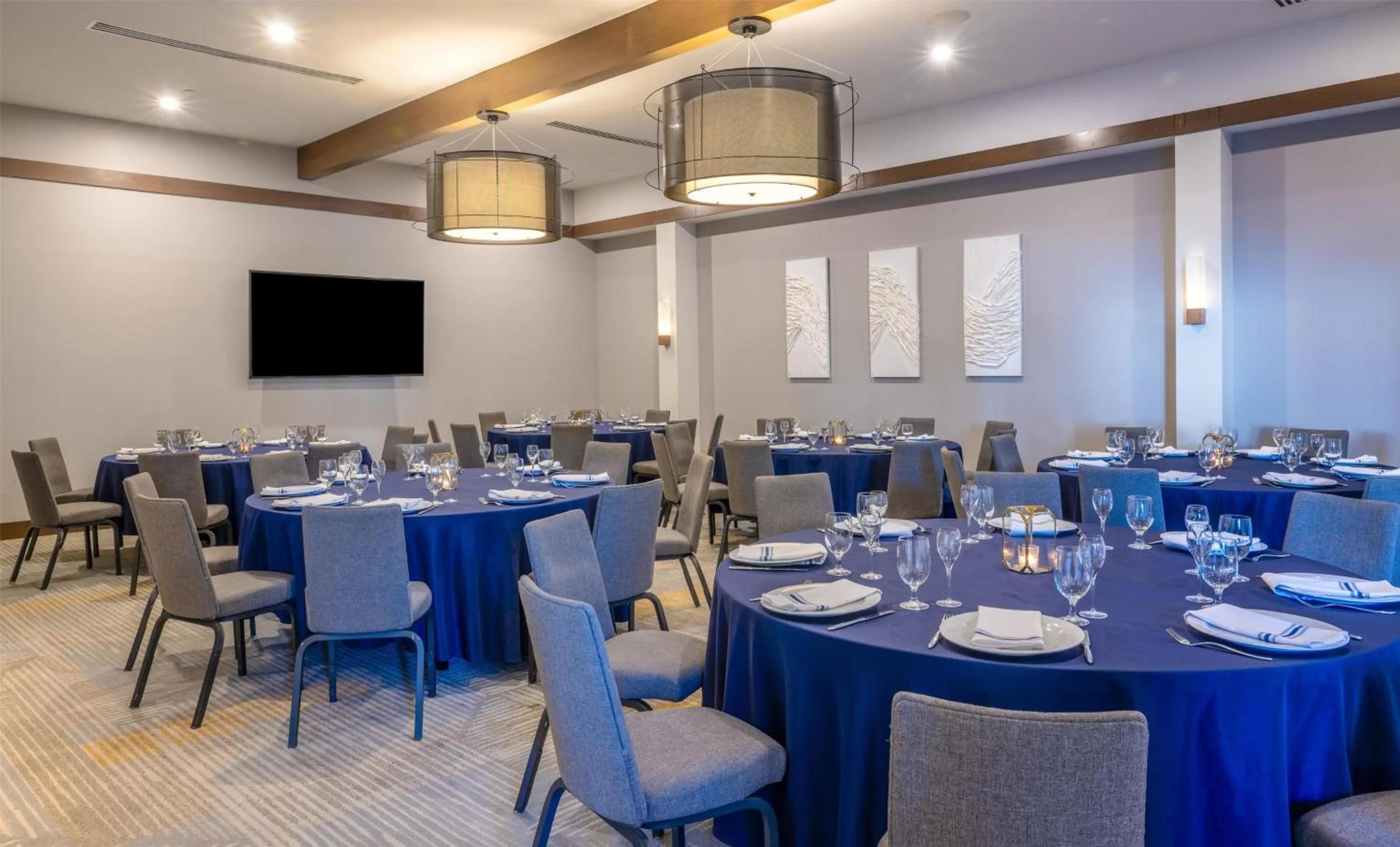 Meeting/conference room in Inn at the Pier Pismo Beach, Curio Collection by Hilton