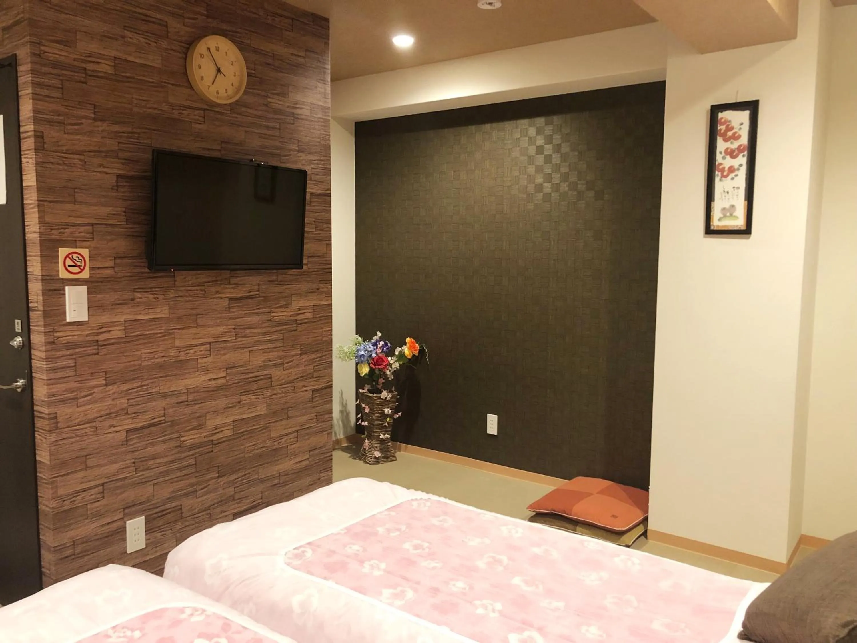 Bedroom, Bed in Saikou