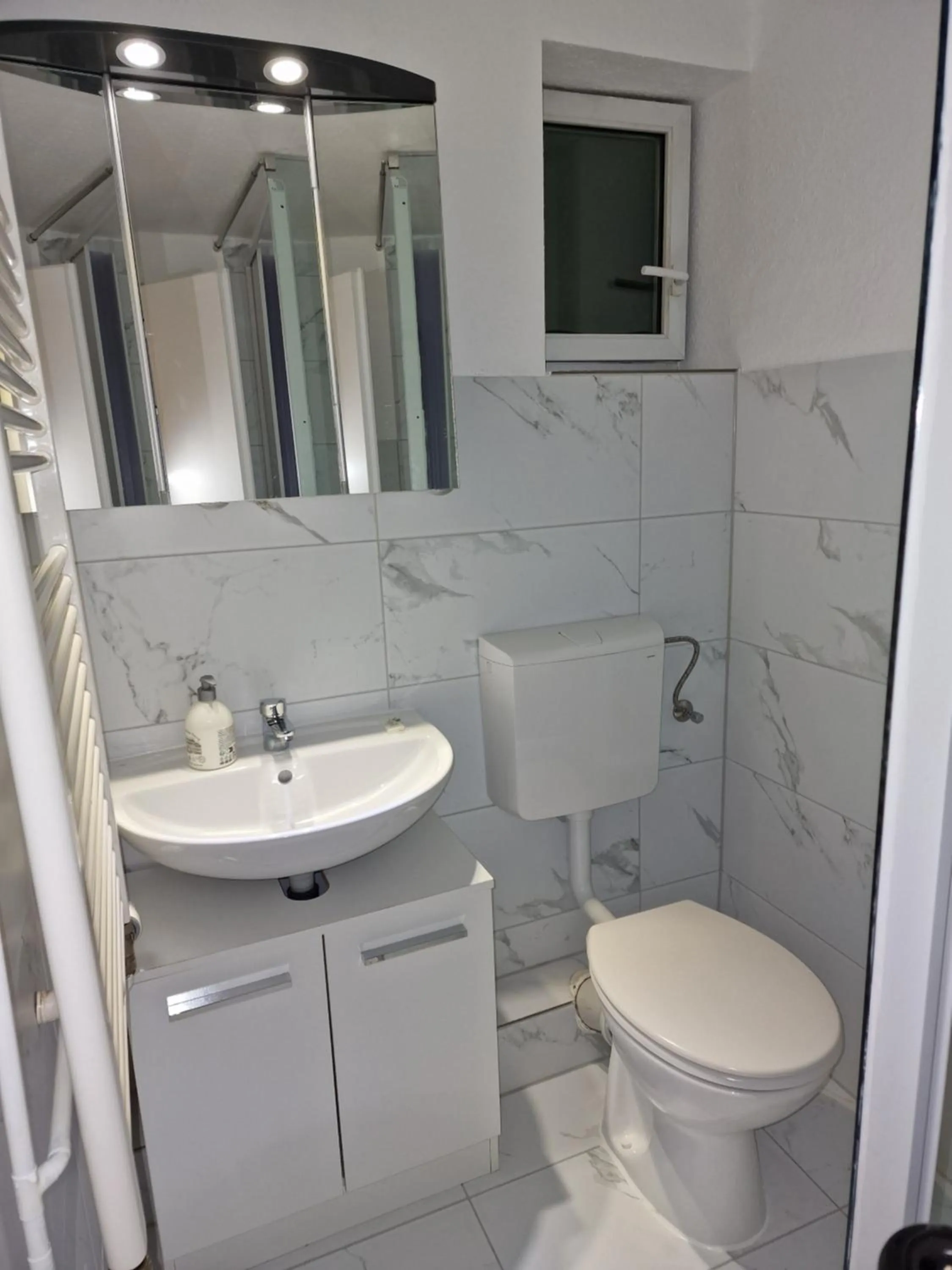 Shower in La Fontana