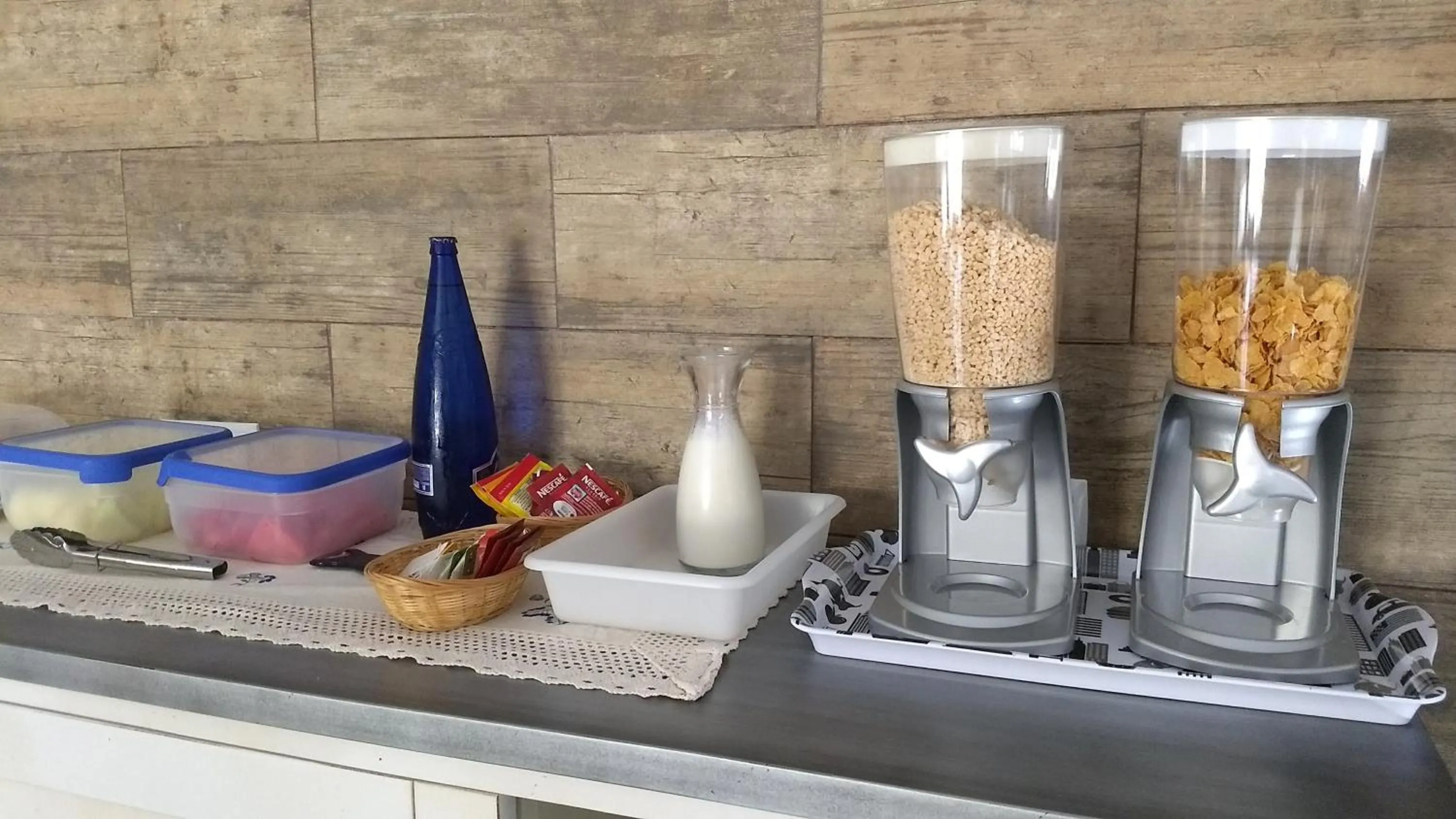 Buffet breakfast in Hotel Rural El Nido de Pinares