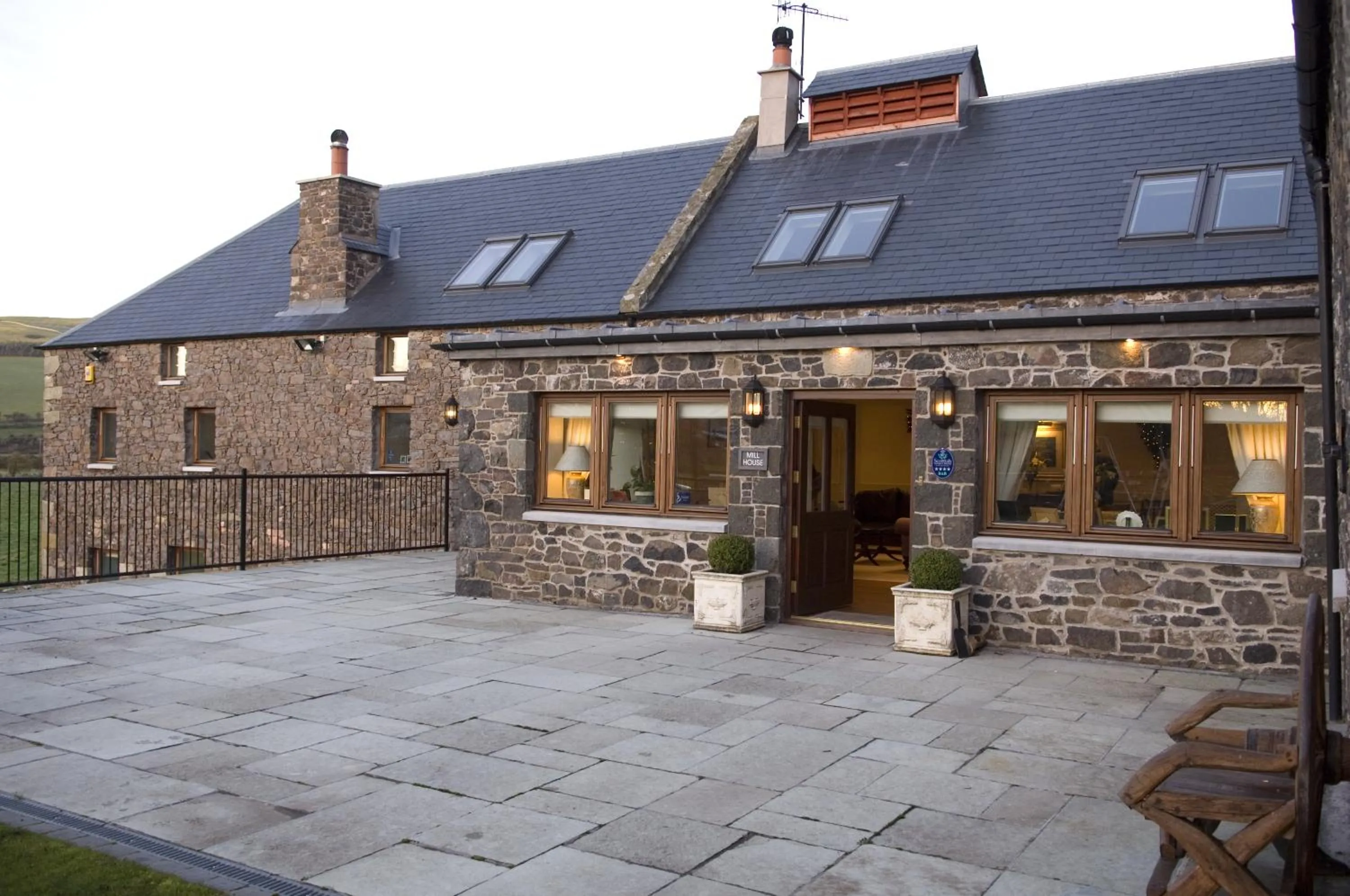 Facade/entrance in Mill House