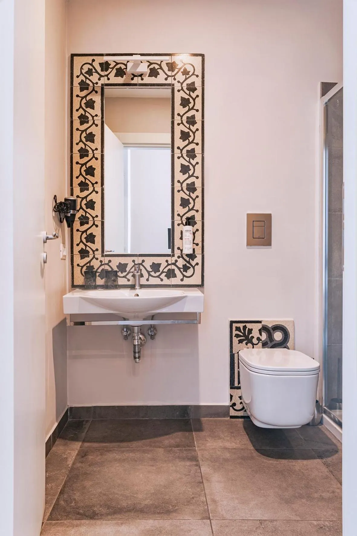 Bathroom in La Smorfia