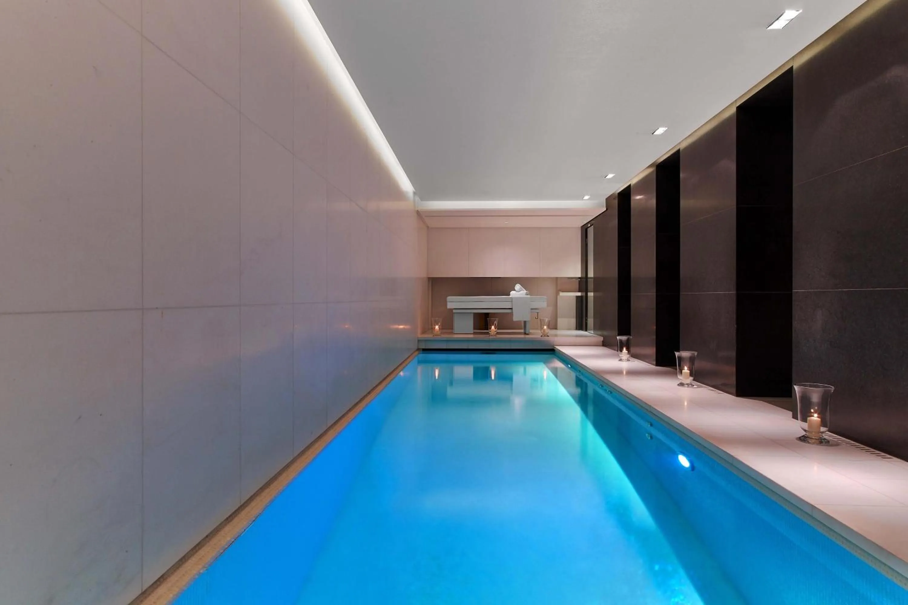 Swimming pool in Le Metropolitan, Paris Tour Eiffel, a Tribute Portfolio Hotel