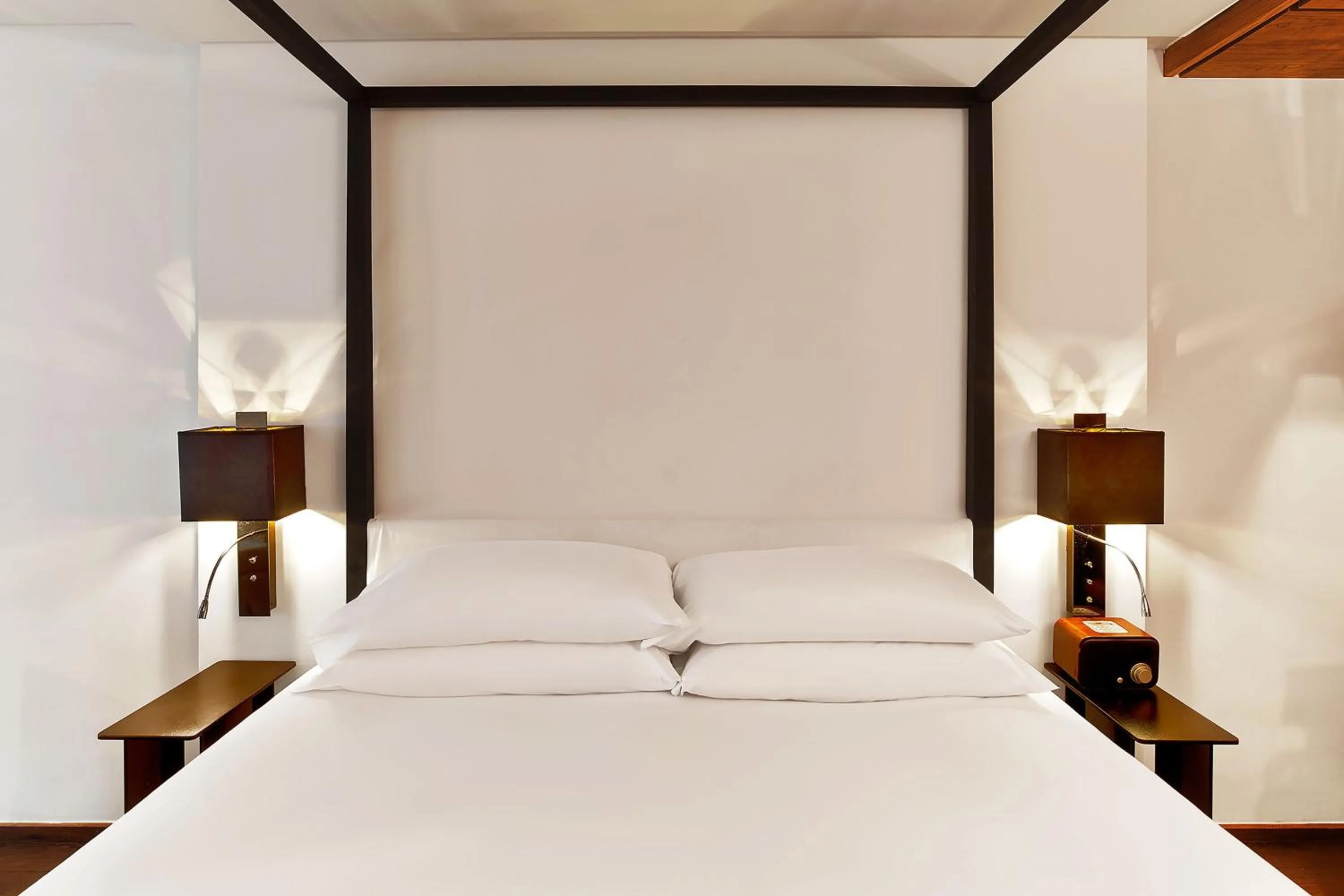 Photo of the whole room, Bed in Le Metropolitan, Paris Tour Eiffel, a Tribute Portfolio Hotel