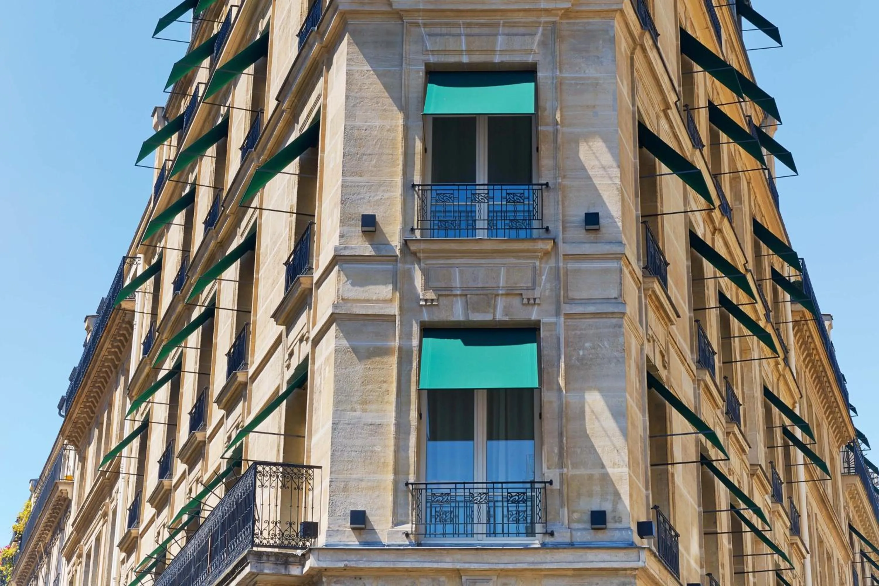 Property building in Le Metropolitan, Paris Tour Eiffel, a Tribute Portfolio Hotel