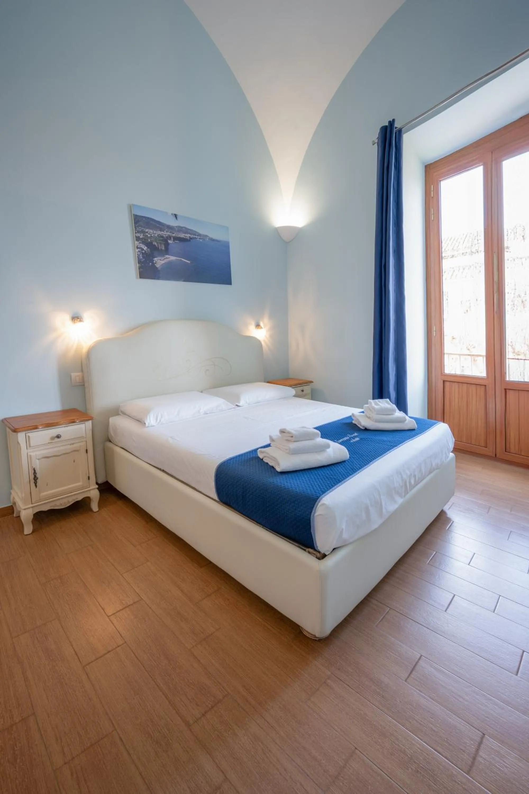 Bed in Sorrento Coast Relais