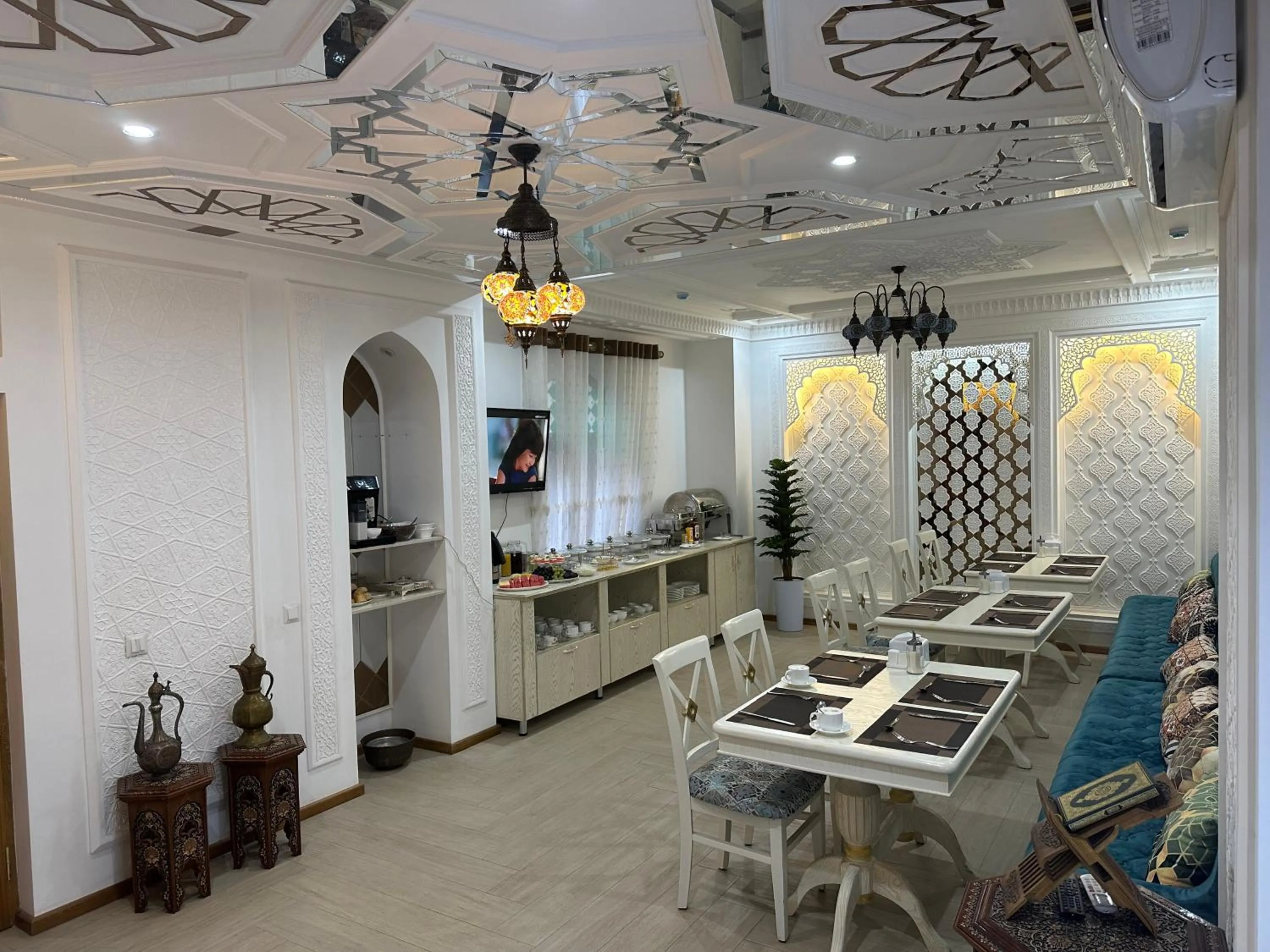 Restaurant/places to eat in Boutique Safiya