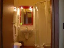 Bathroom in Hotel Locanda dell'Oca Bianca