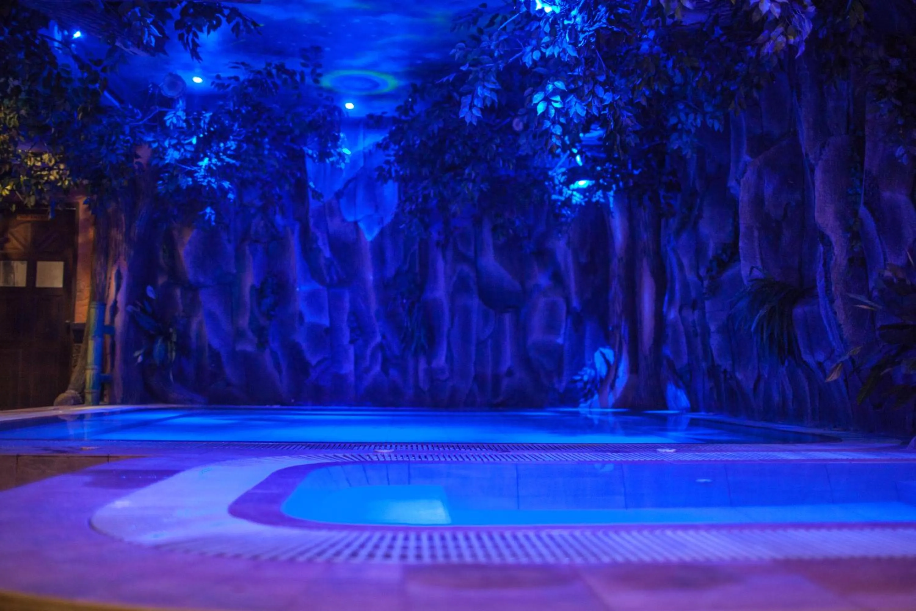 Fitness centre/facilities, Swimming Pool in Hotel Gloris