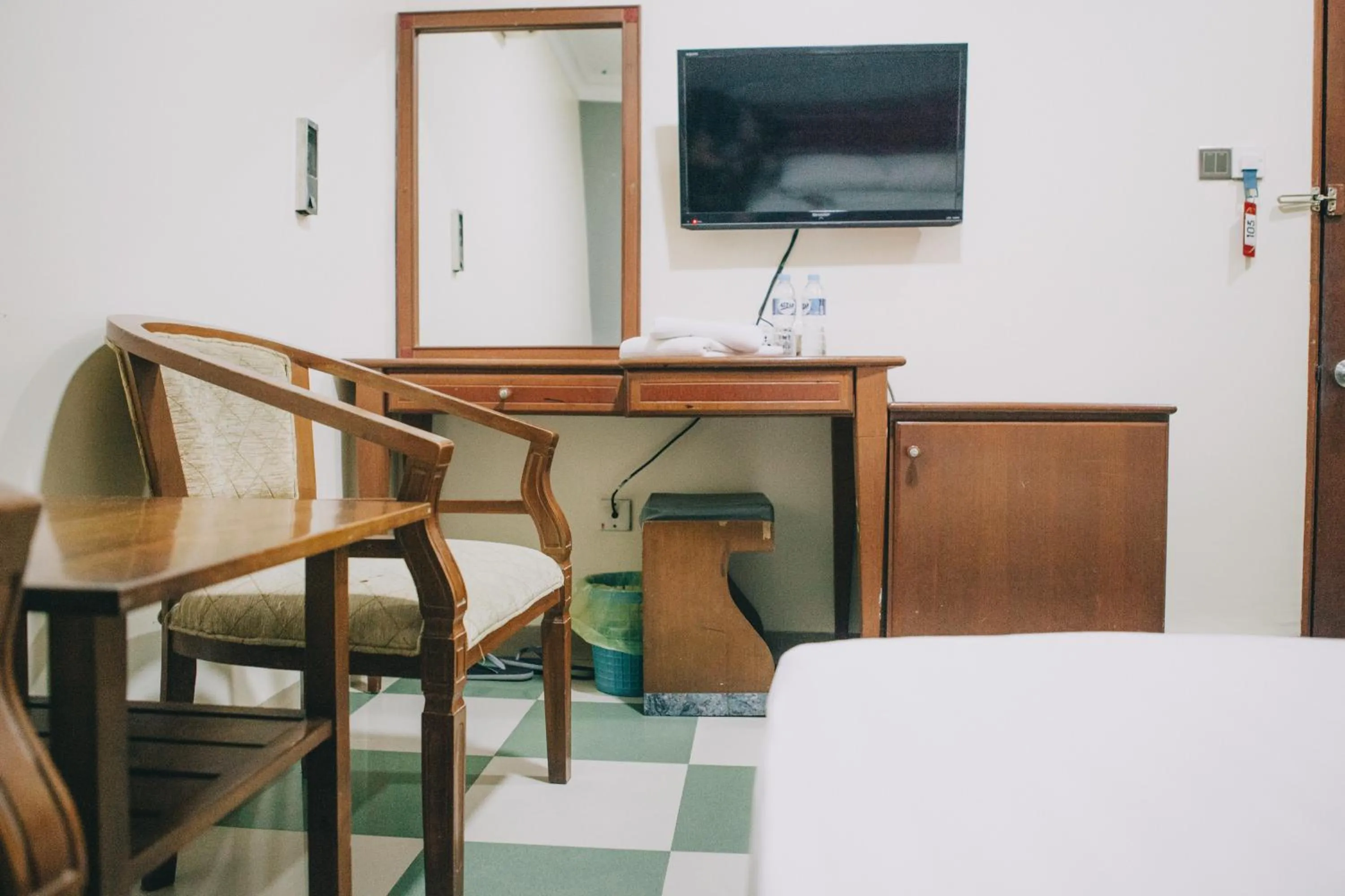 TV/Entertainment Center in Hotel Gloris