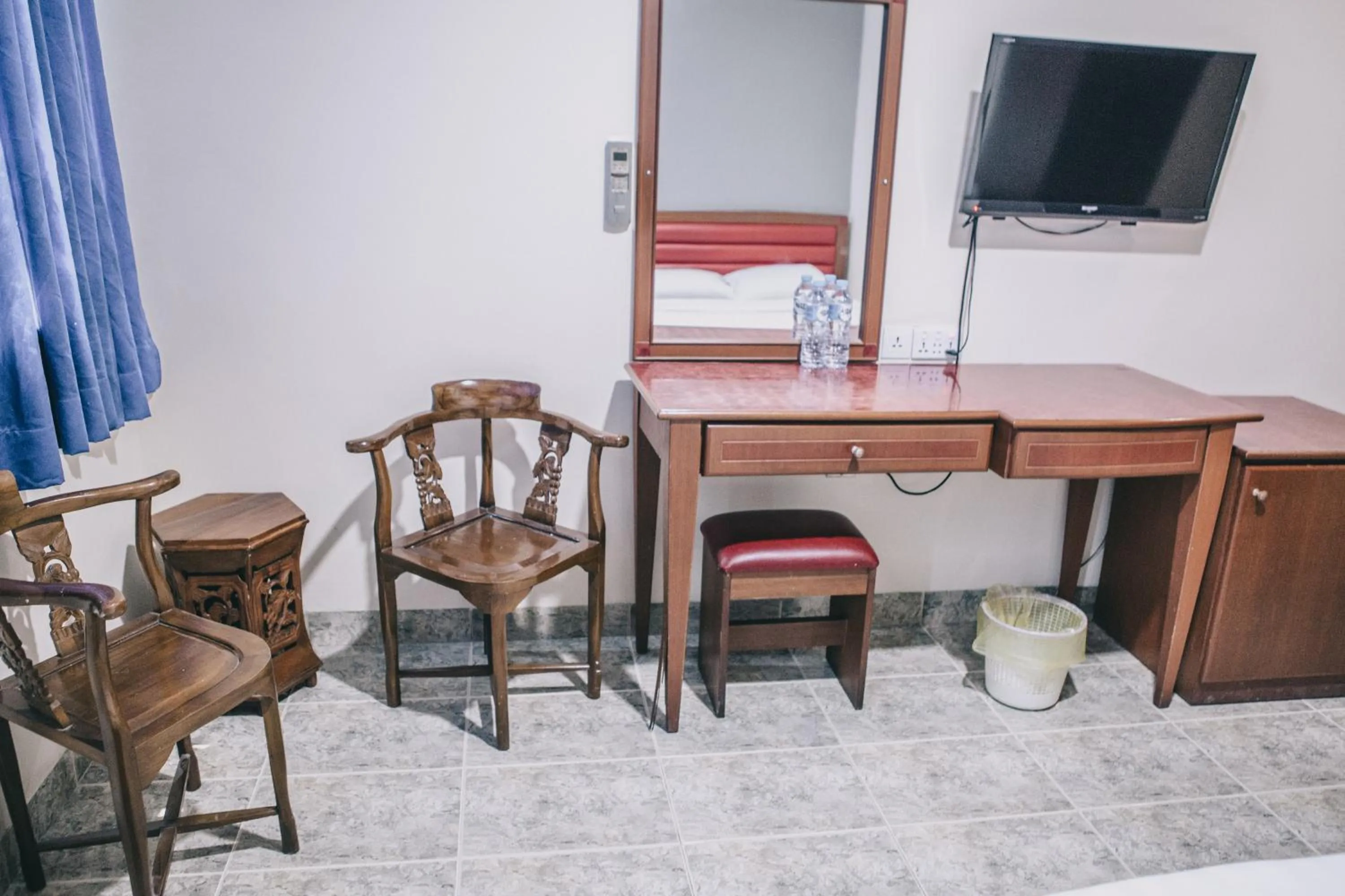 TV/Entertainment Center in Hotel Gloris