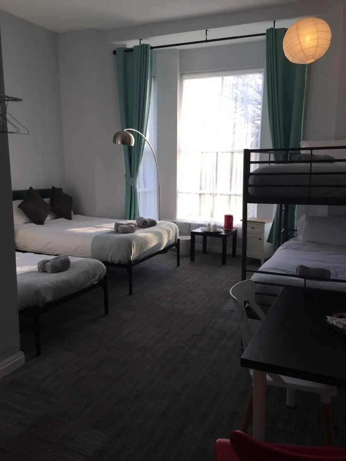 Family Room with Private Bathroom in Queens Guesthouse Manchester Family Room with Private Bathroom in Queens Guesthouse Manchester