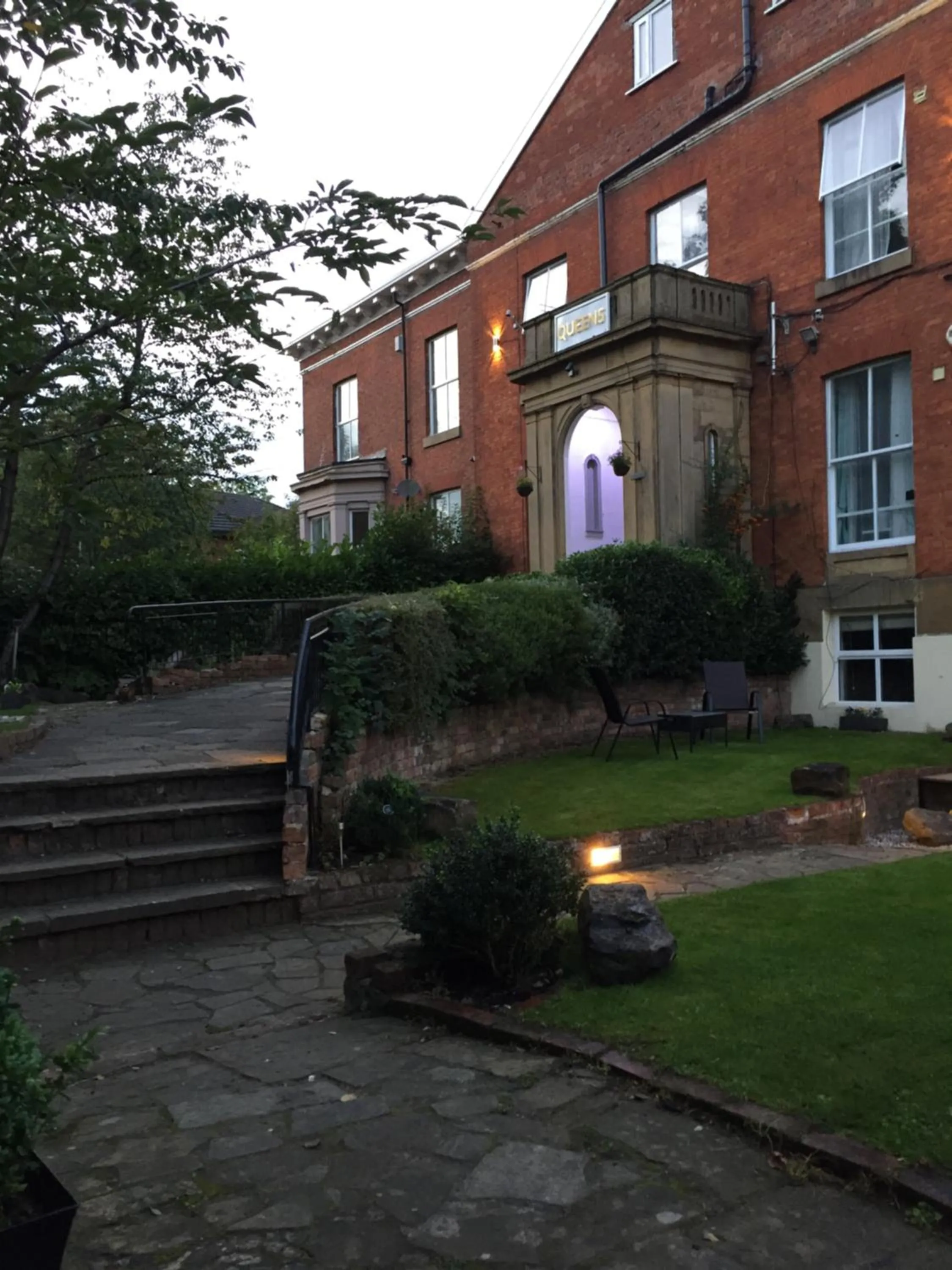 Garden in Queens Guesthouse Manchester