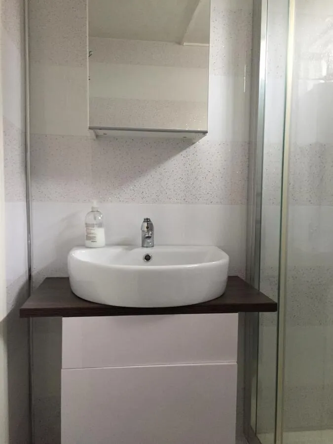 Bathroom in Queens Guesthouse Manchester