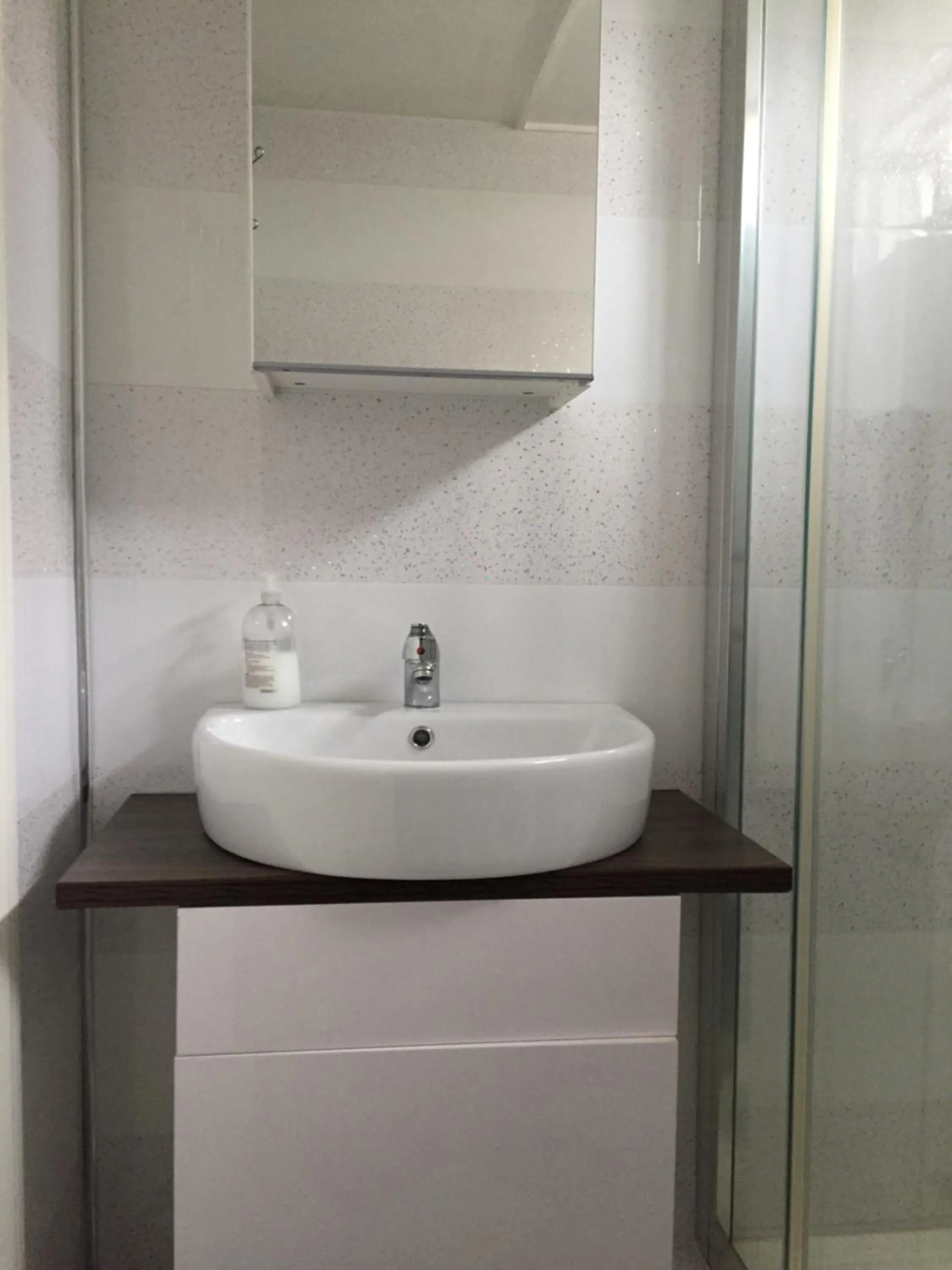 Bathroom in Queens Guesthouse Manchester