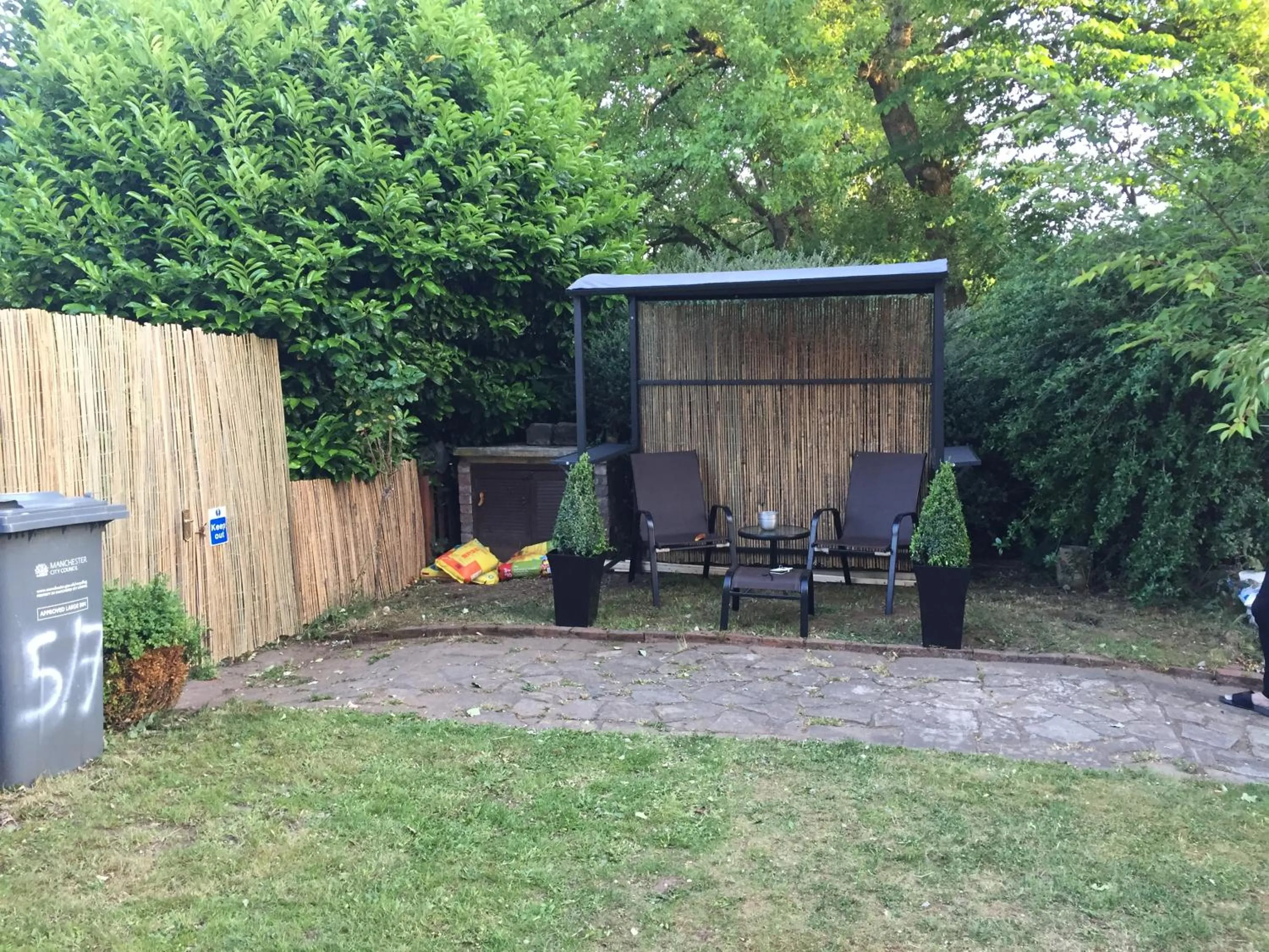Garden view in Queens Guesthouse Manchester