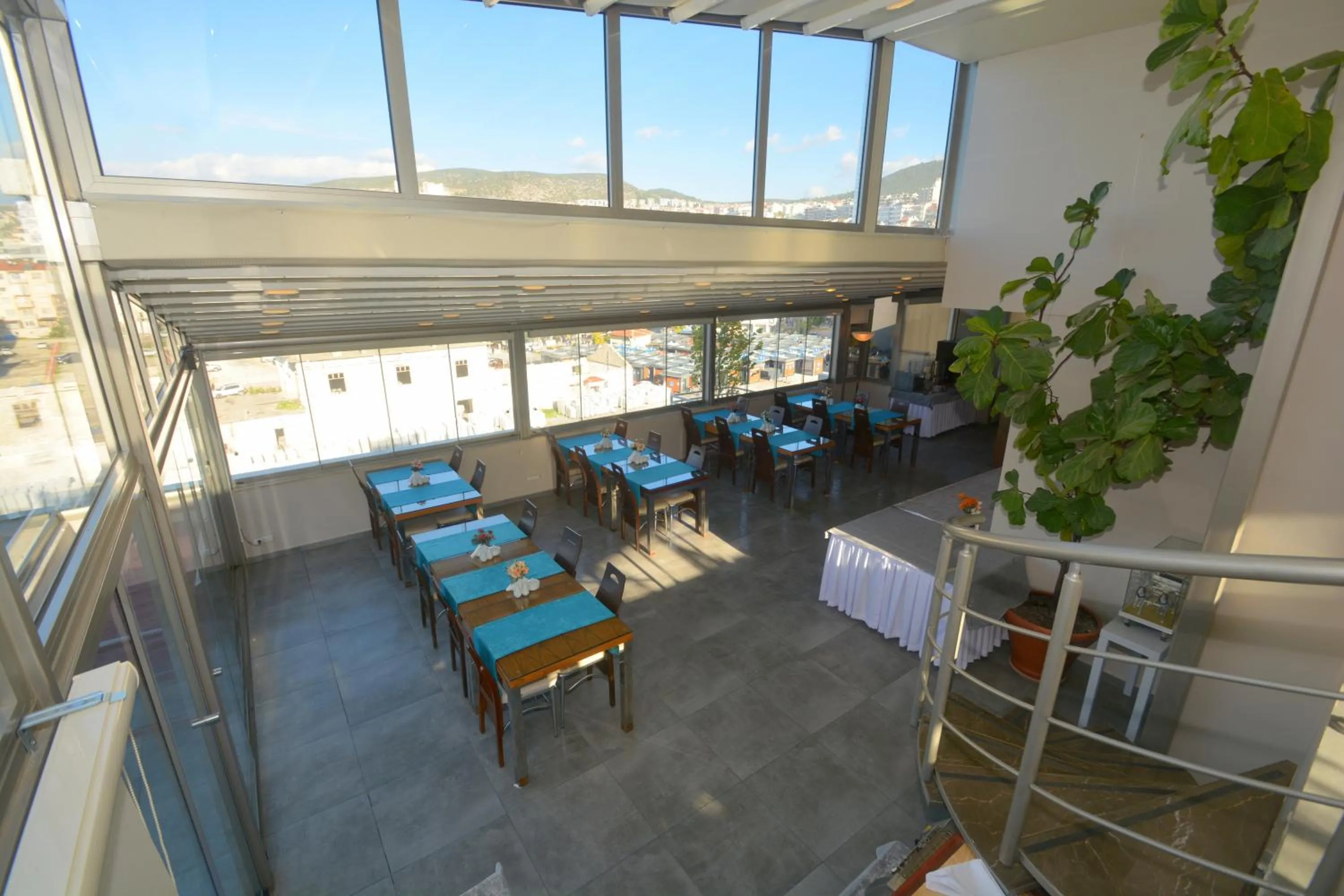 Restaurant/places to eat in Istankoy Hotel