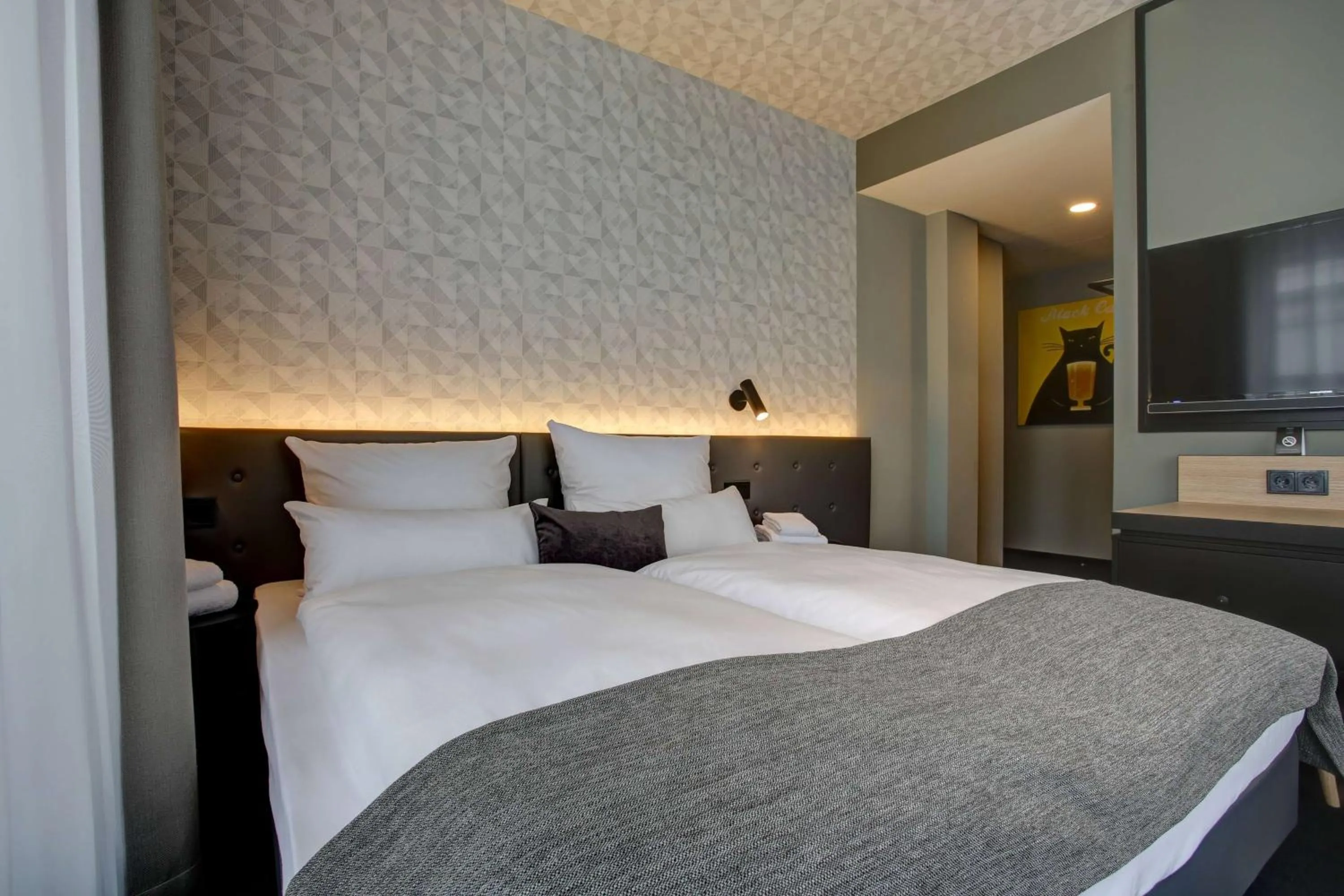 Photo of the whole room, Bed in Vienna House Easy by Wyndham Dortmund City