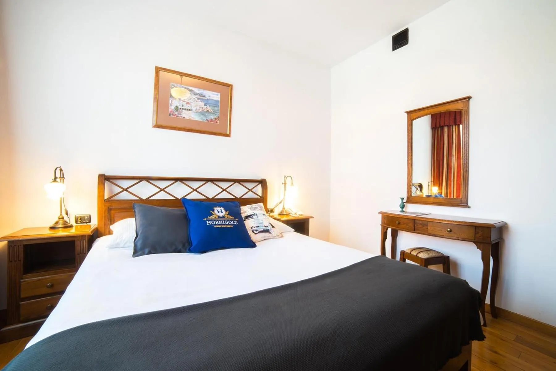 Bed in Aparthotel Hornigold "W Zielonej Kamienicy"