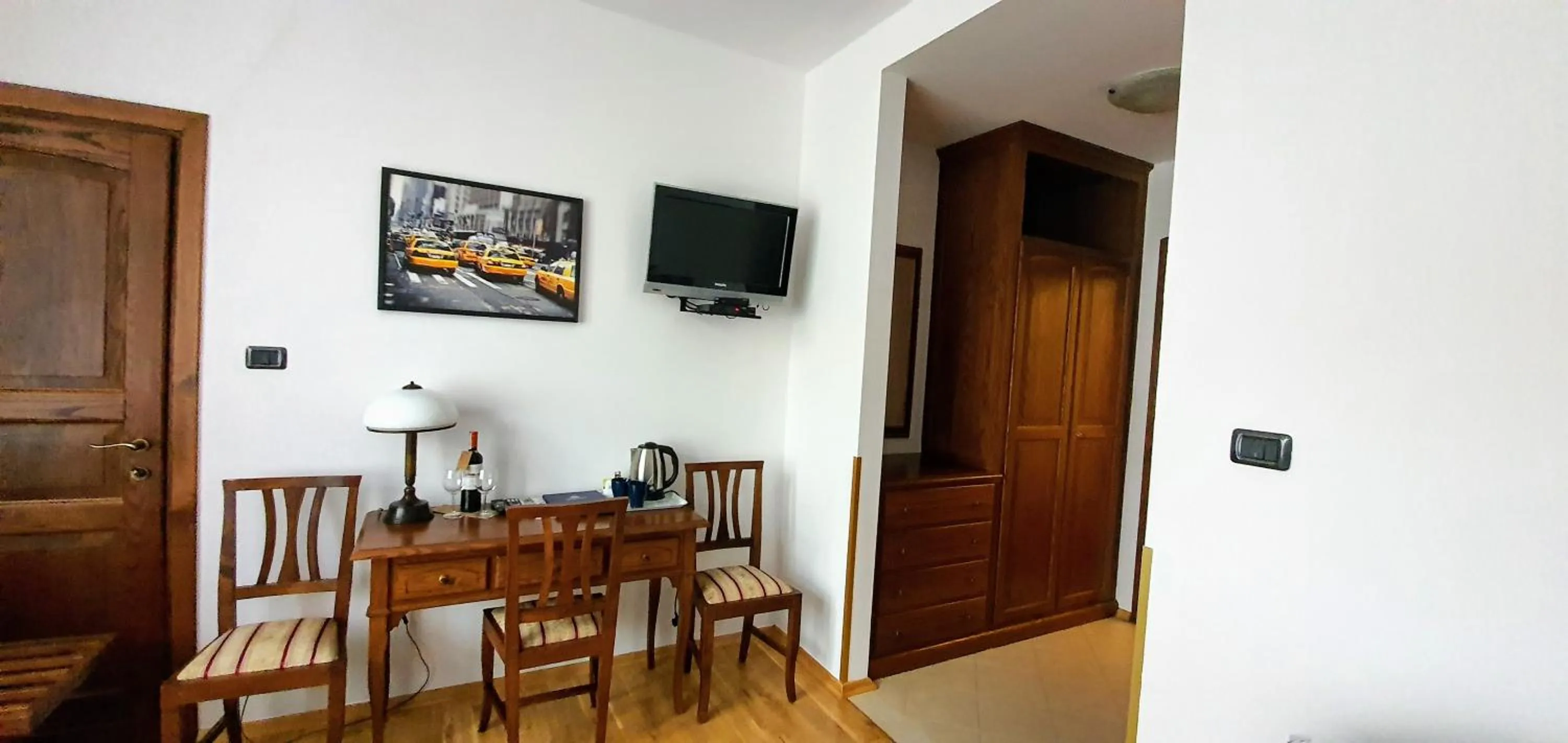 Photo of the whole room in Aparthotel Hornigold "W Zielonej Kamienicy"