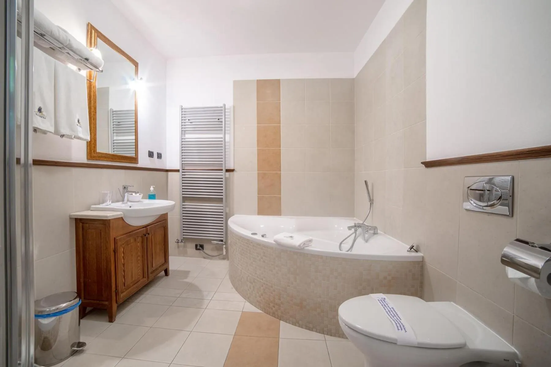 Hot Tub in Aparthotel Hornigold "W Zielonej Kamienicy"