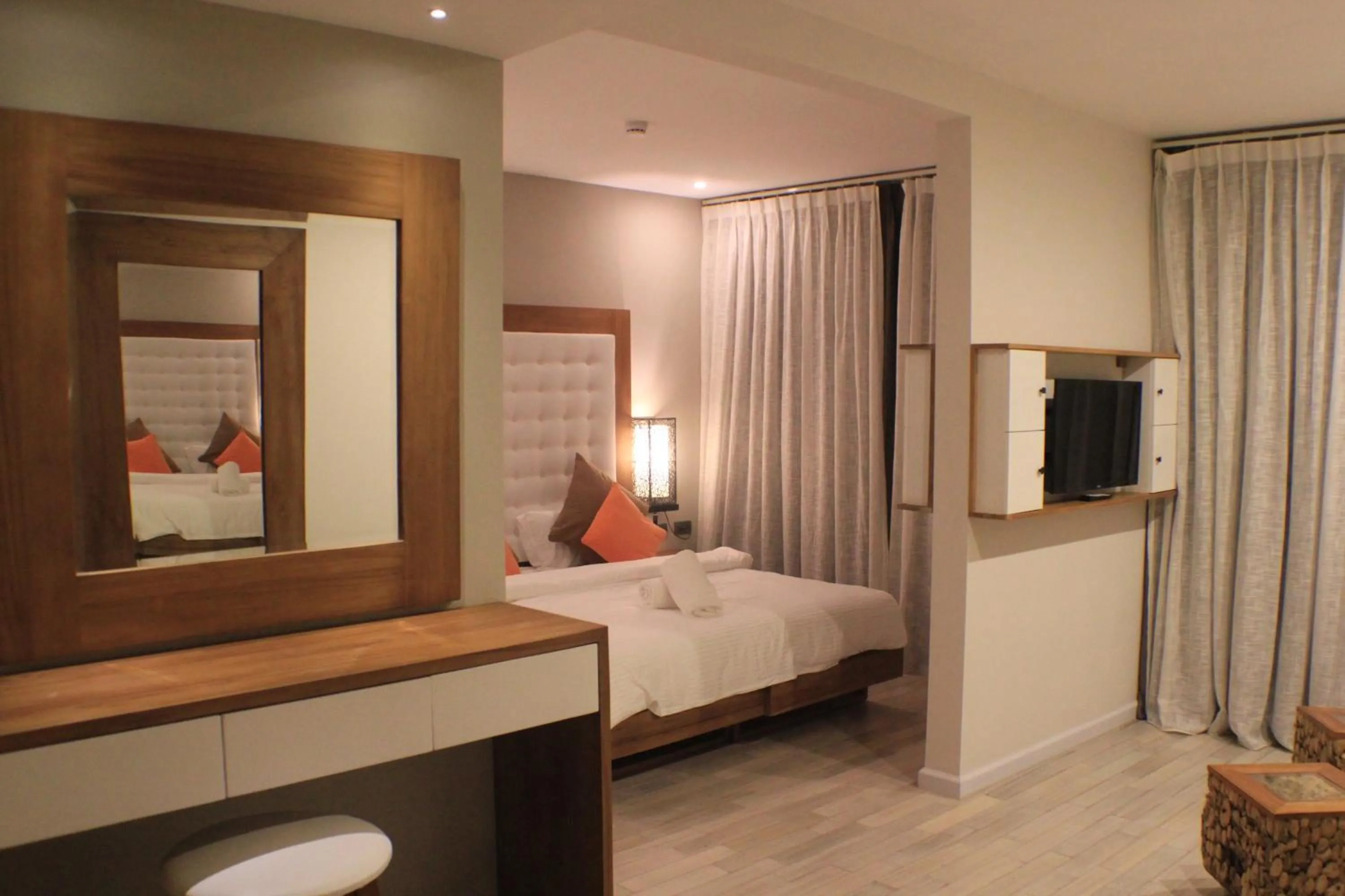 Photo of the whole room, Bed in Yarden Estate Hotel