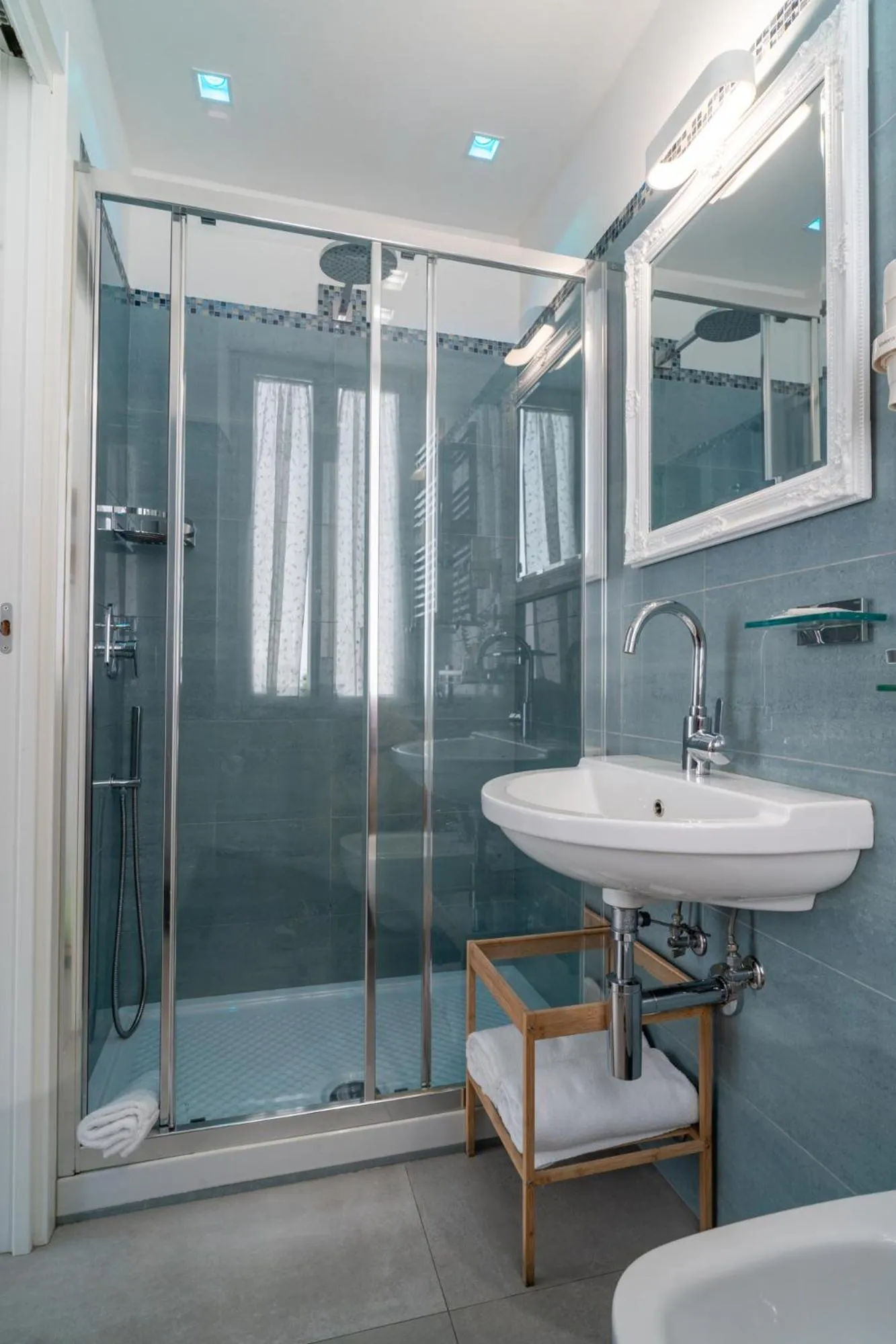 Teresa Rooms & Suites