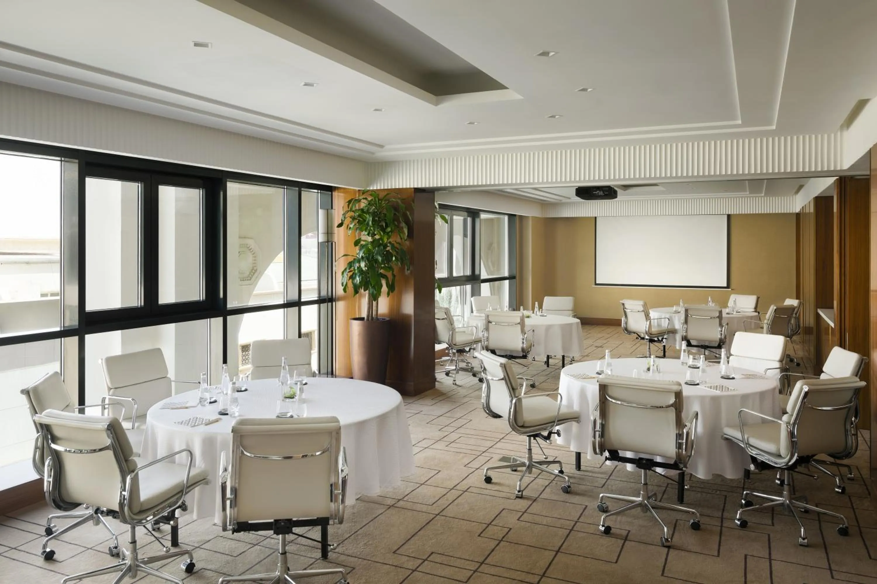 Business facilities in The Hotel Galleria Jeddah, Curio Collection by Hilton