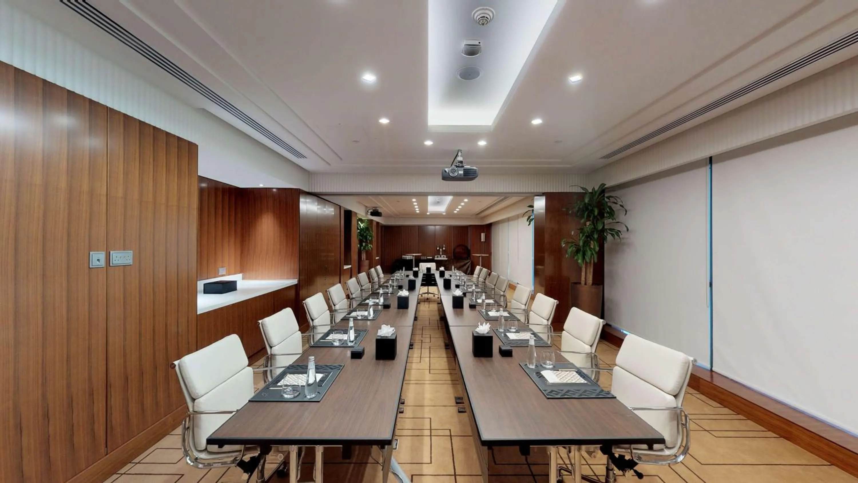 Meeting/conference room in The Hotel Galleria Jeddah, Curio Collection by Hilton