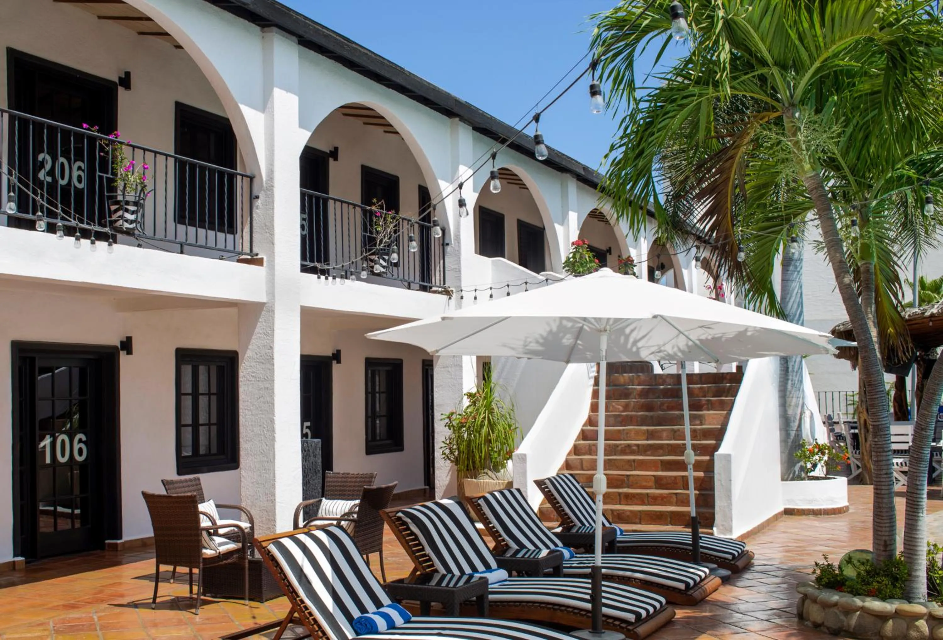 Patio in La Marina Inn