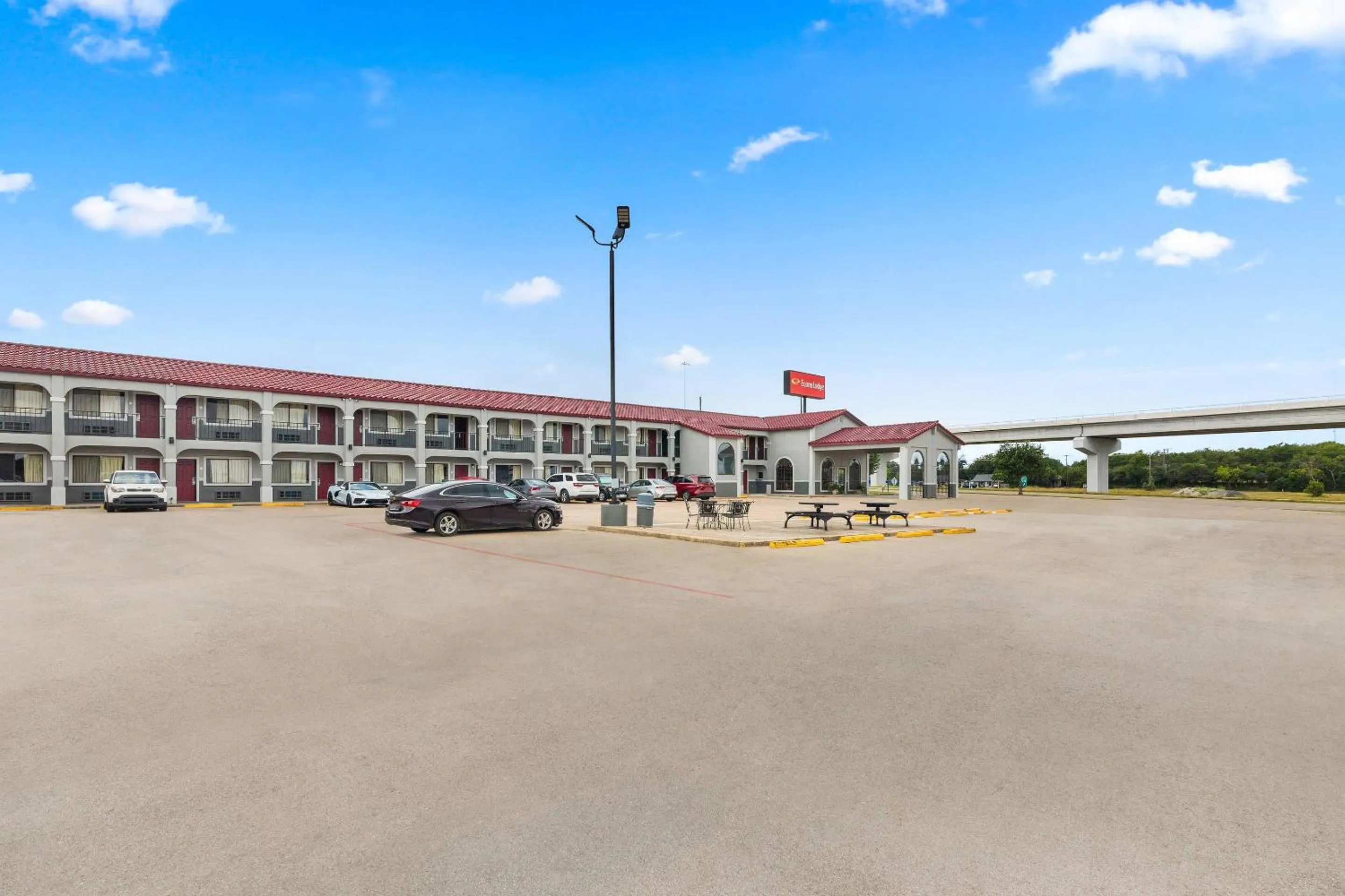 Property building in Econo Lodge Belton