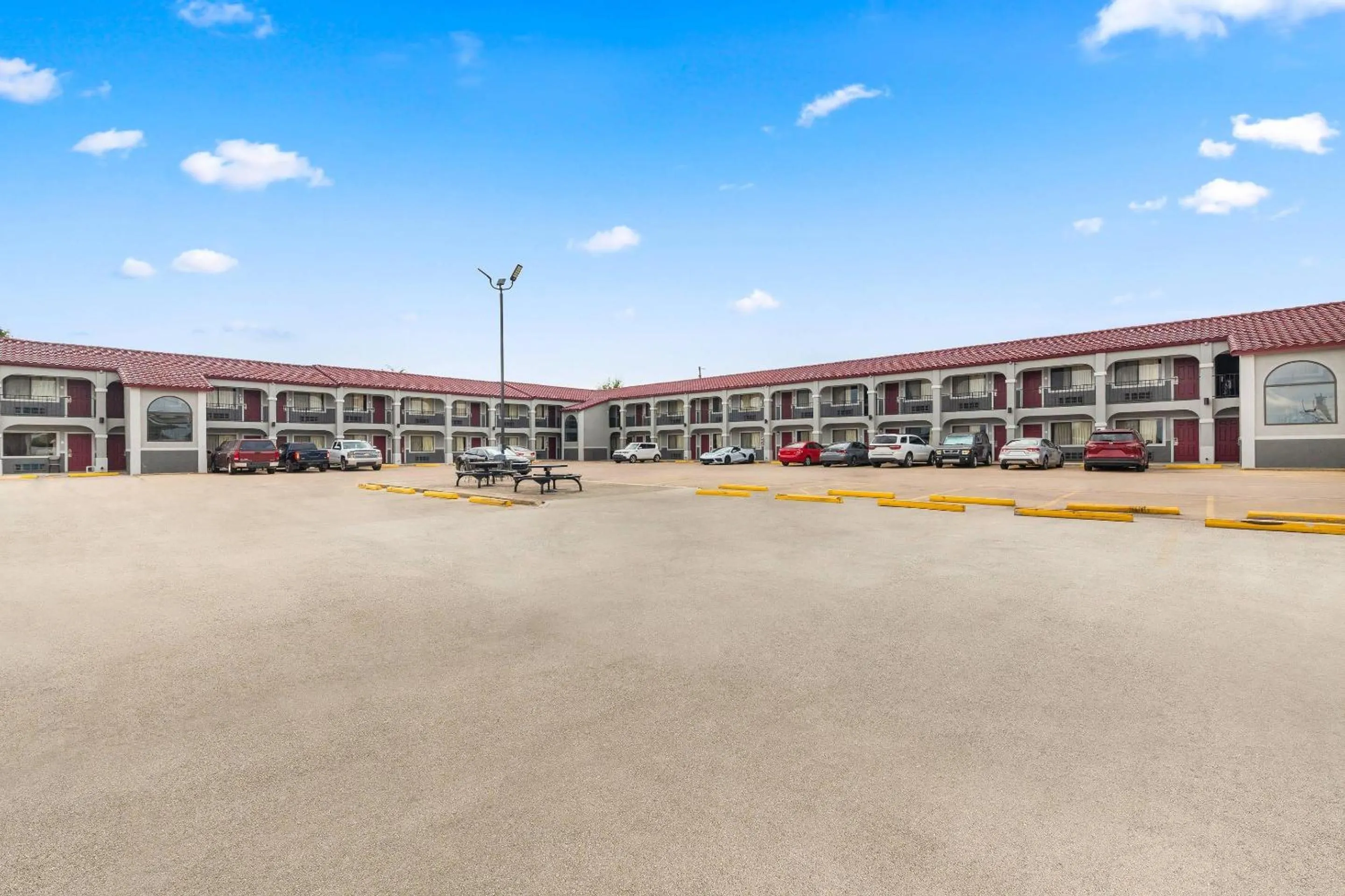 Property building in Econo Lodge Belton