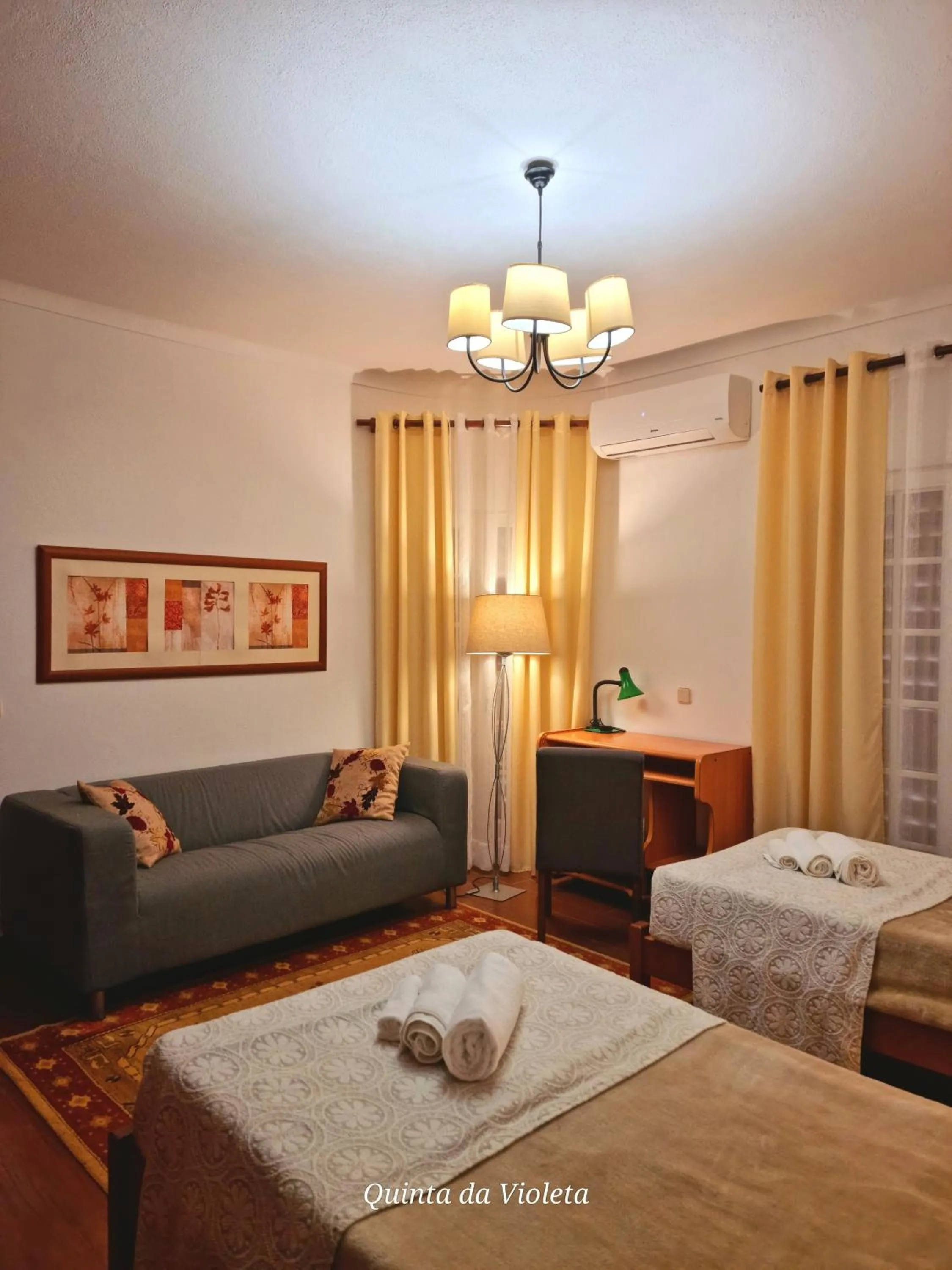 Bedroom, Bed in Villa Quinta da Violeta