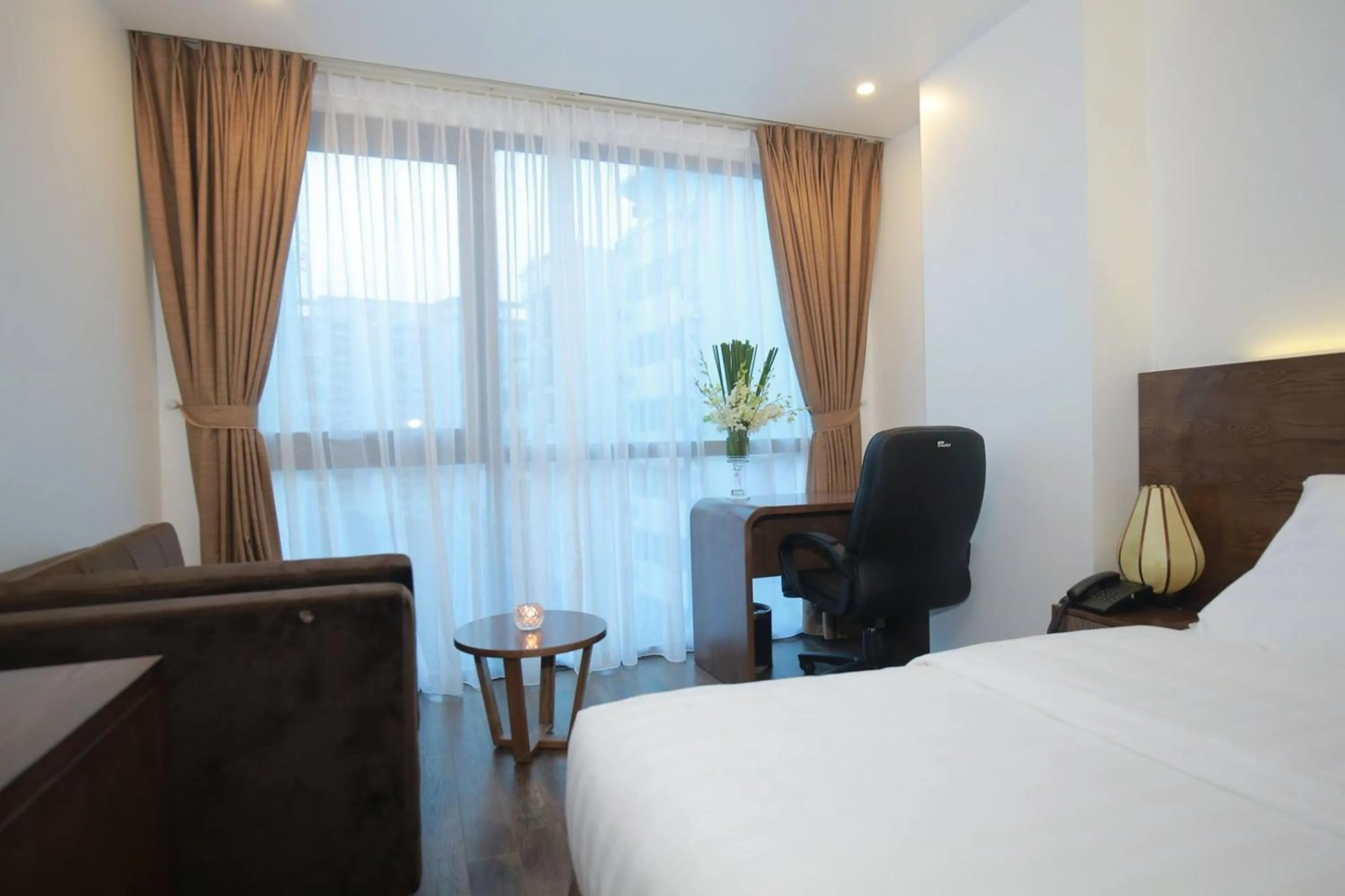 Photo of the whole room, Bed in Inearth Hotel - 华夏商务酒店