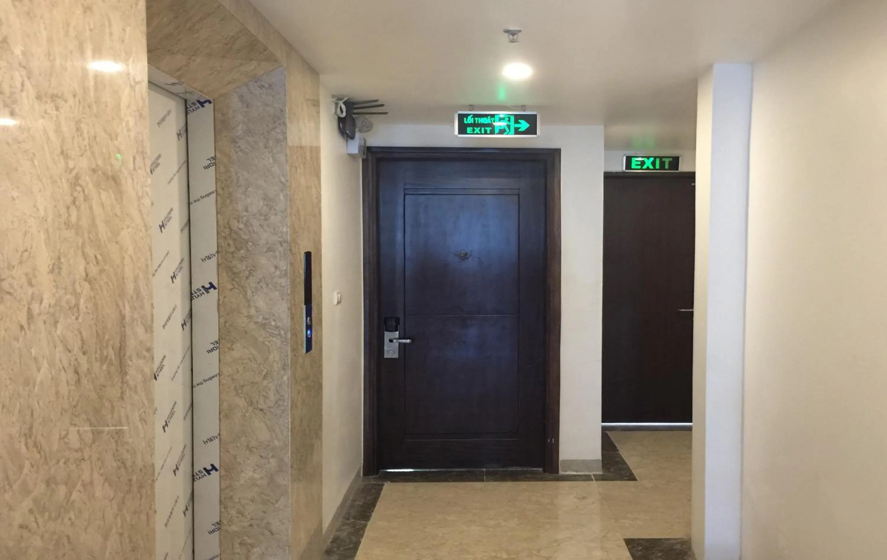 Property building in Inearth Hotel - 华夏商务酒店