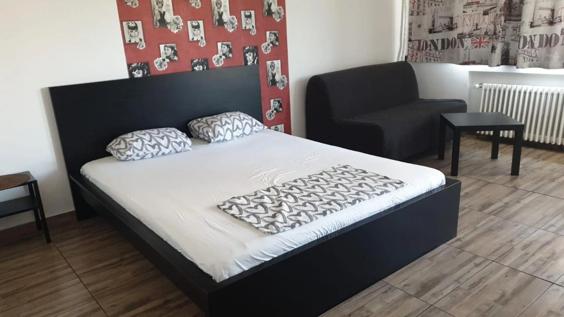 Bed in Central Class Bucharest