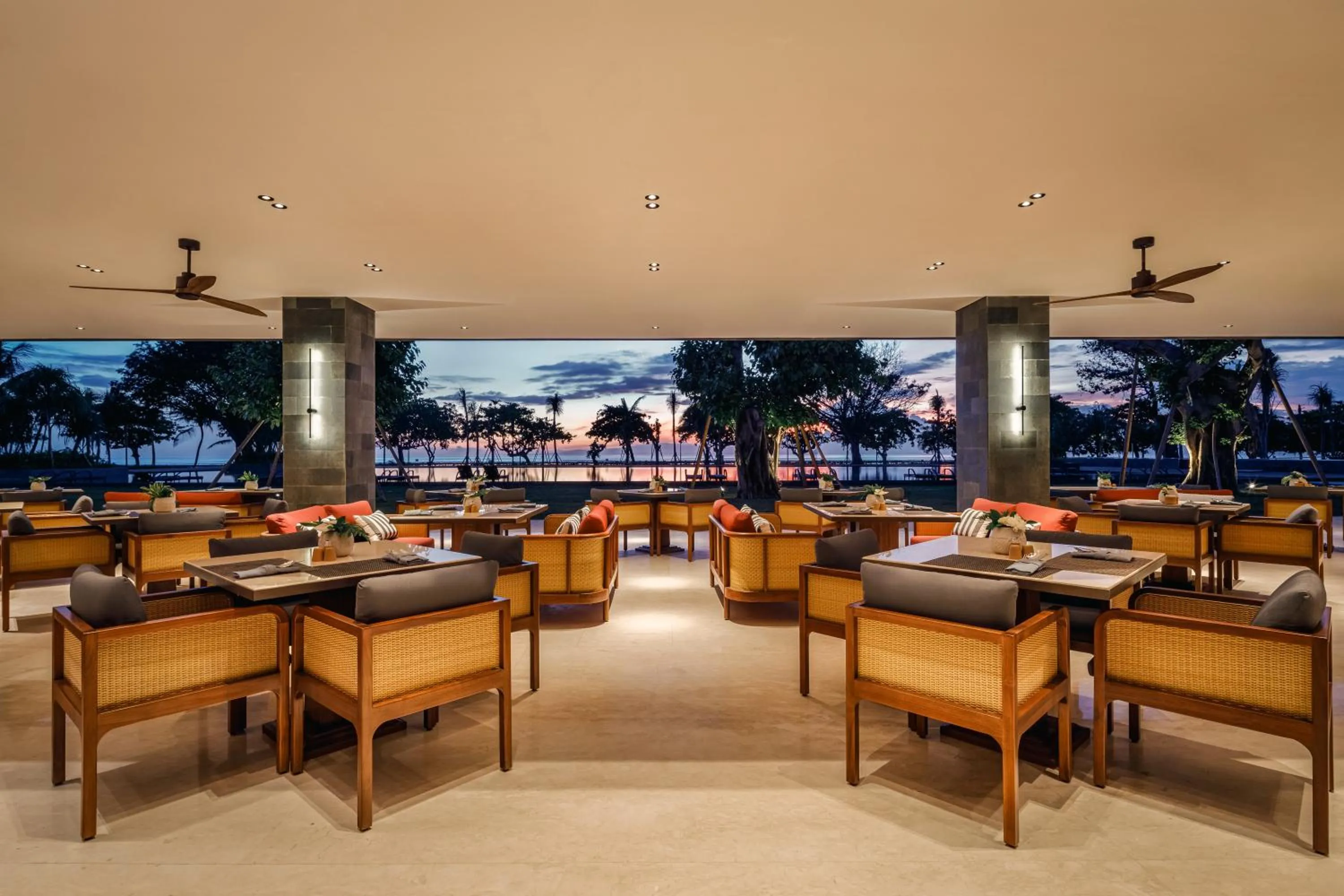 Restaurant/places to eat in Bali Beach Hotel