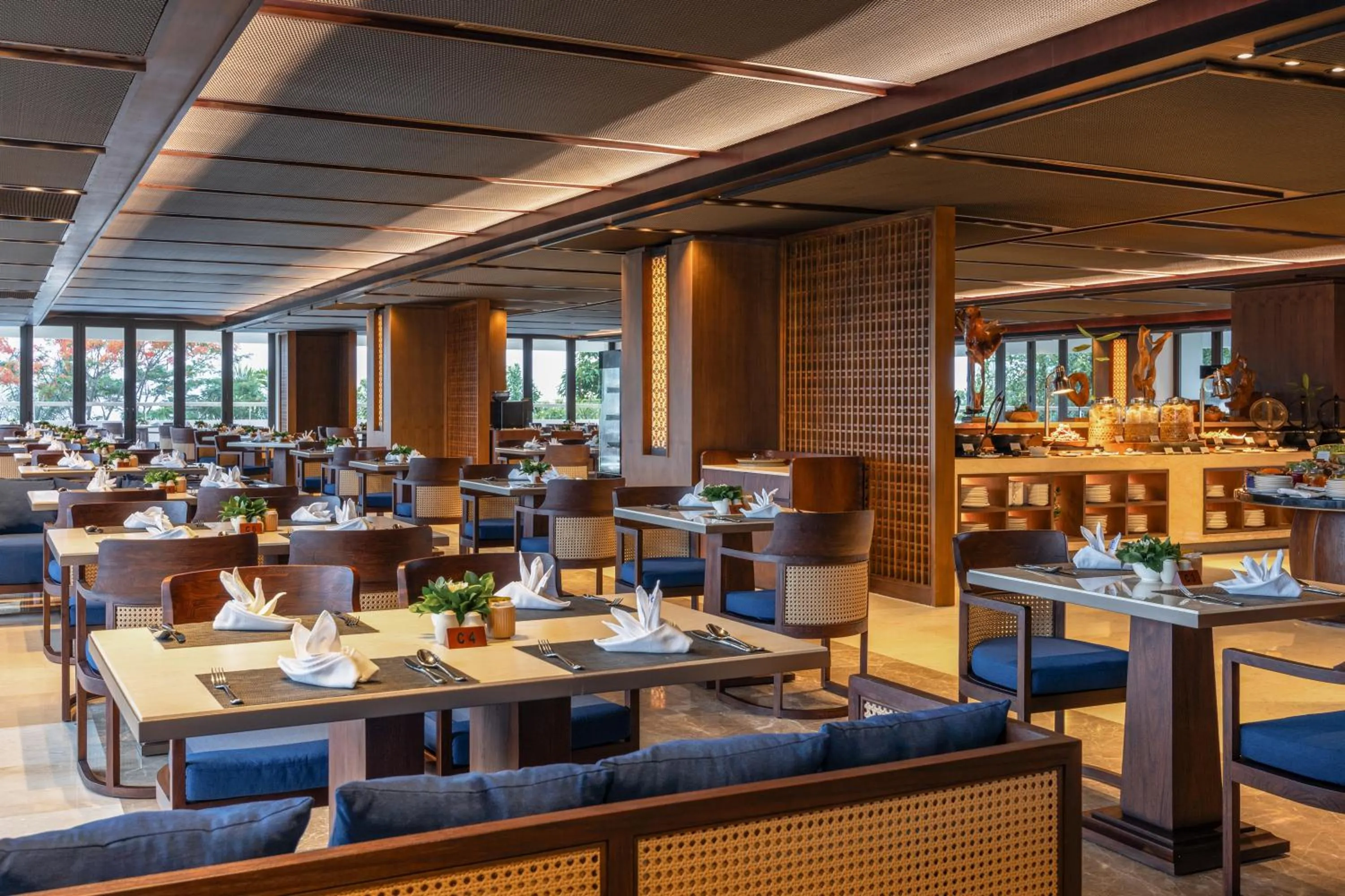 Restaurant/places to eat in Bali Beach Hotel