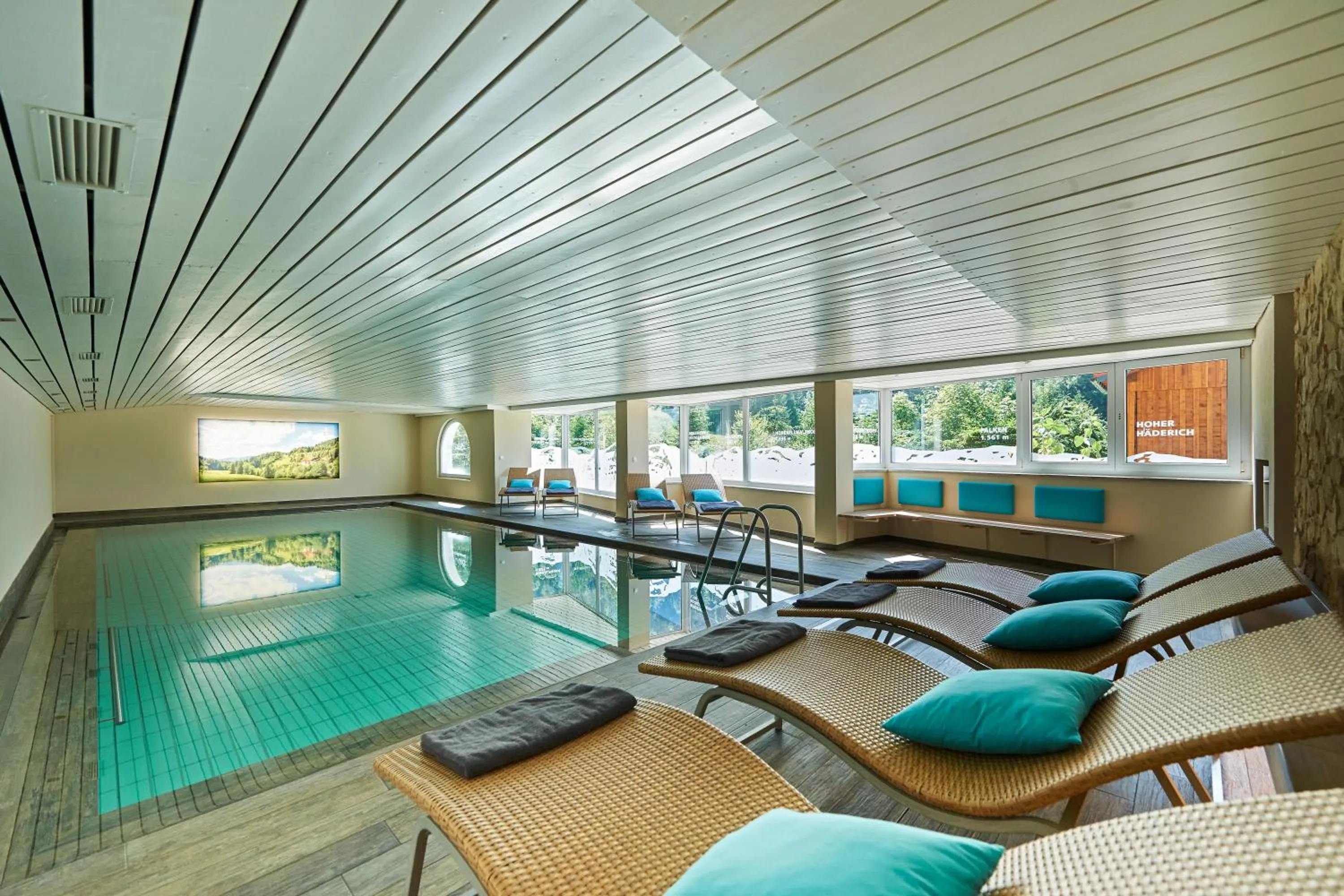 Swimming pool in Hotel Bad Rain mit Oberstaufen PlusGolf